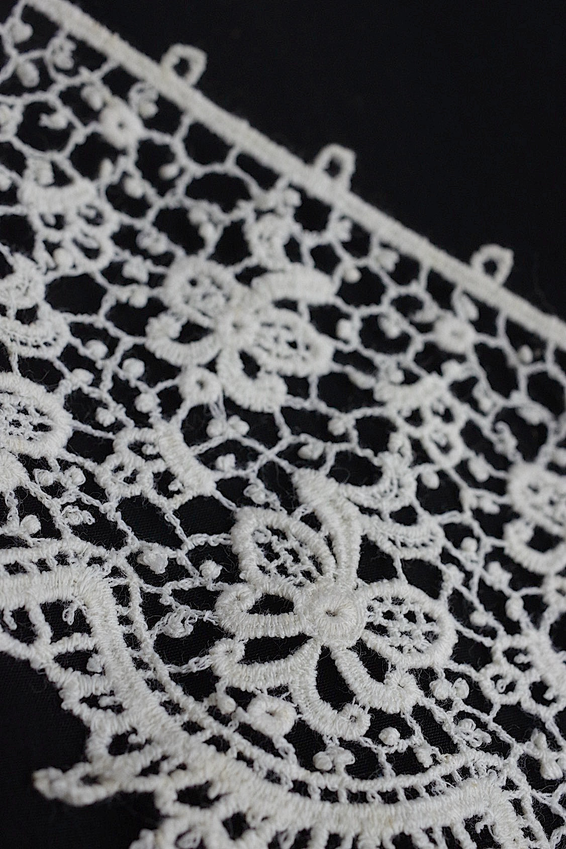 アンティークレース dentelle ancienne 400cm- .FR a l'epoque