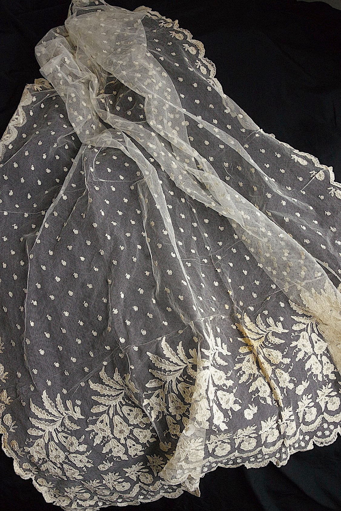 アンティークレース　dentelle ancienne 大きめベール