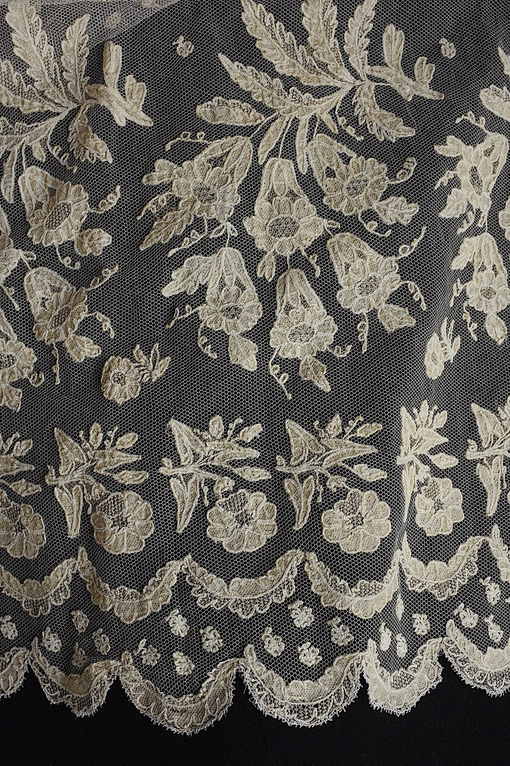 アンティークレース　dentelle ancienne 大きめベール