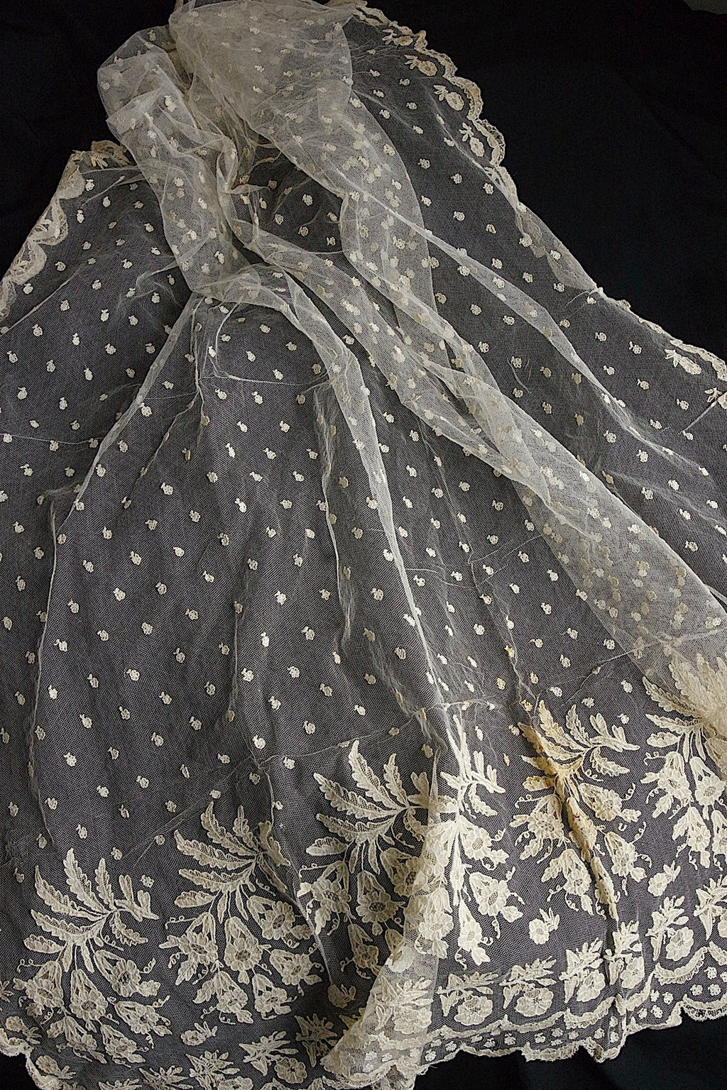 アンティークレース　dentelle ancienne 大きめベール