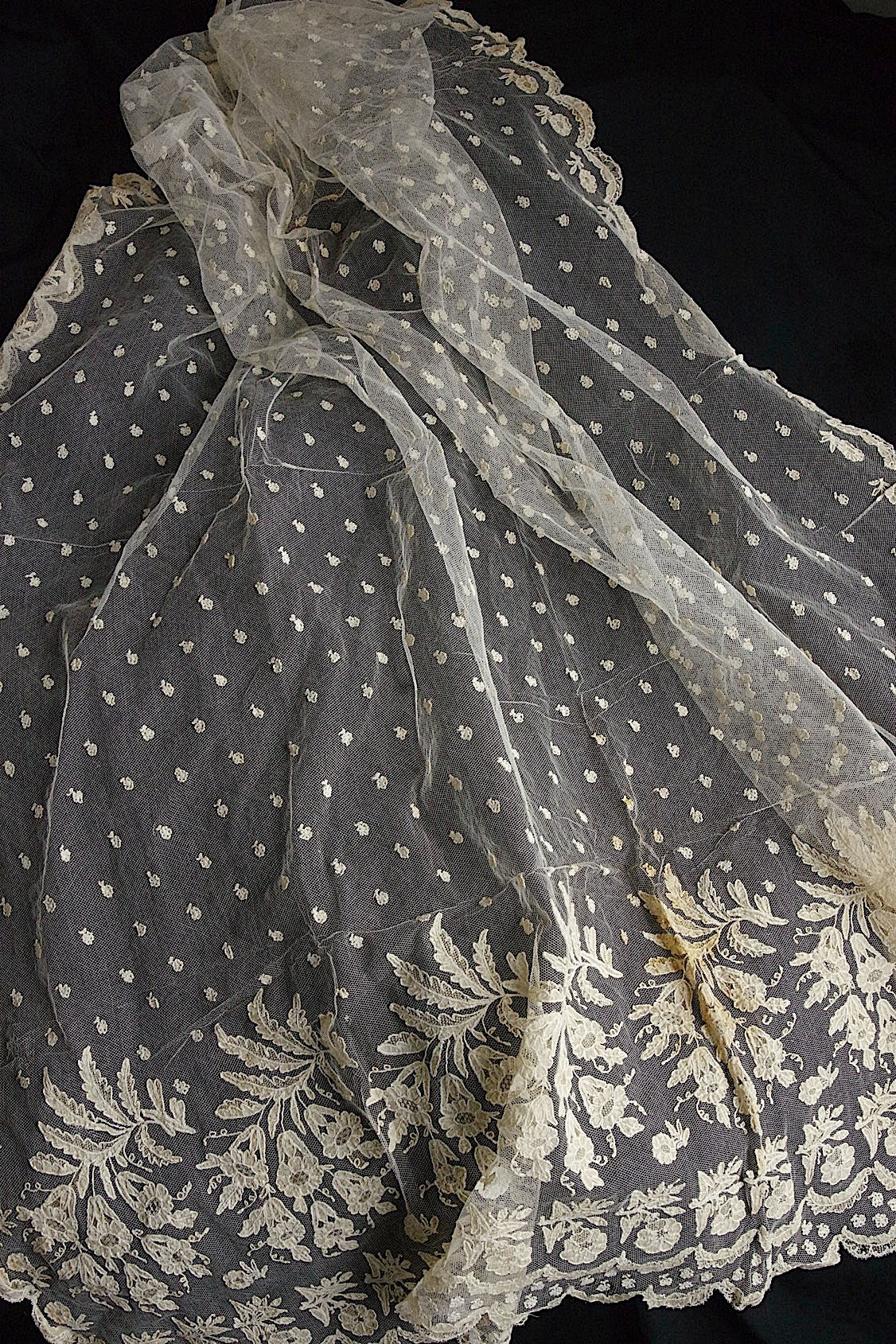 アンティークレース　dentelle ancienne 大きめベール