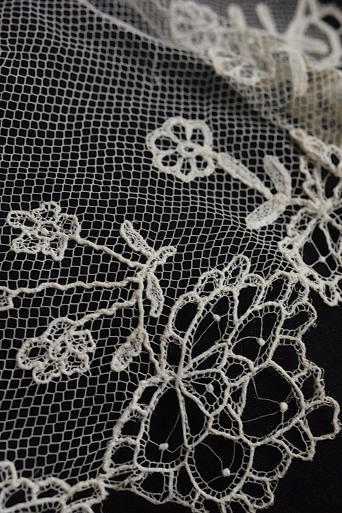 Antique lace veil