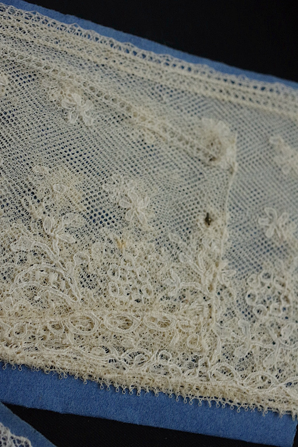 アンティークレース dentelle ancienne 2種 - .FR a l'epoque
