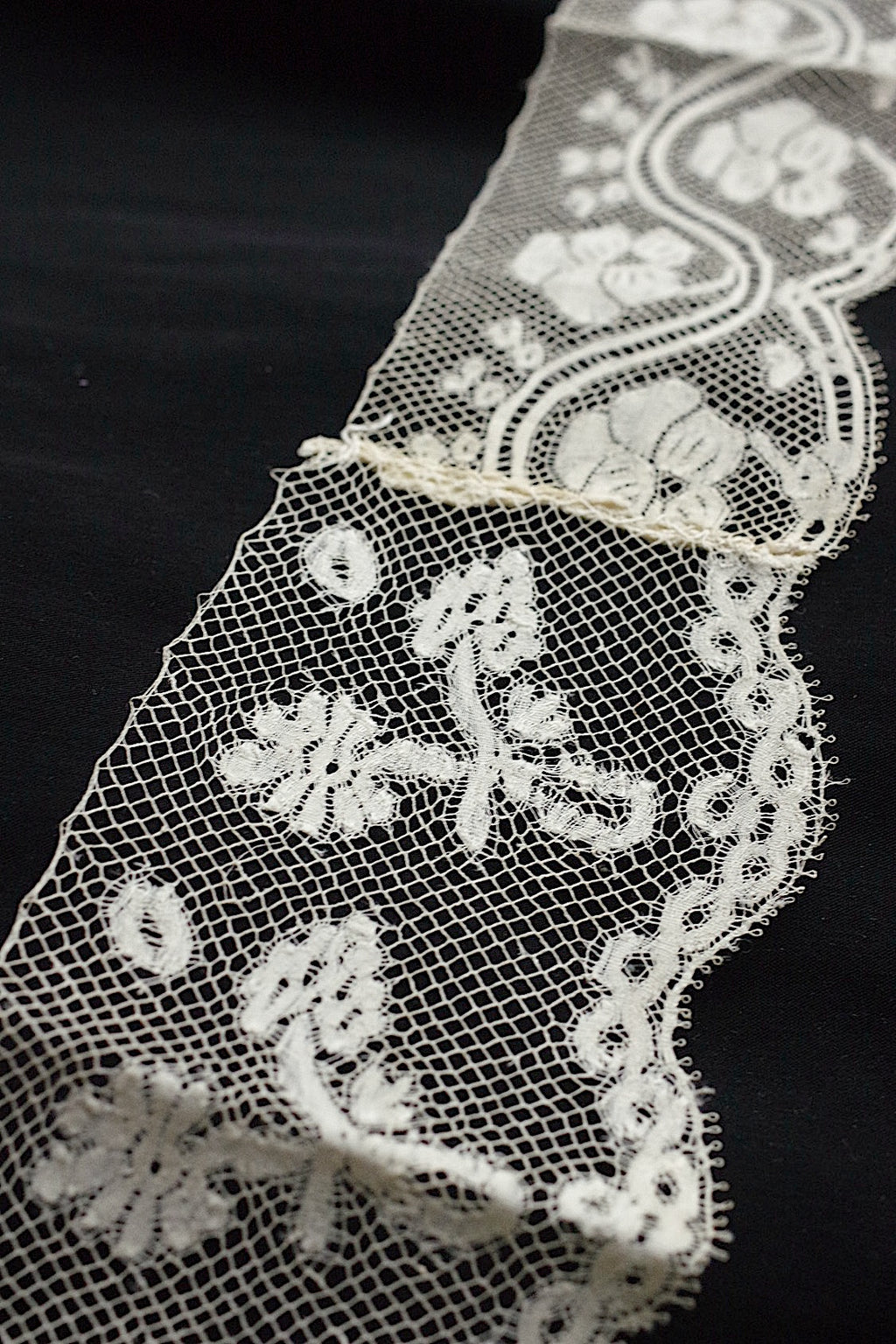 Antique lace dentelle ancienne (2 types)