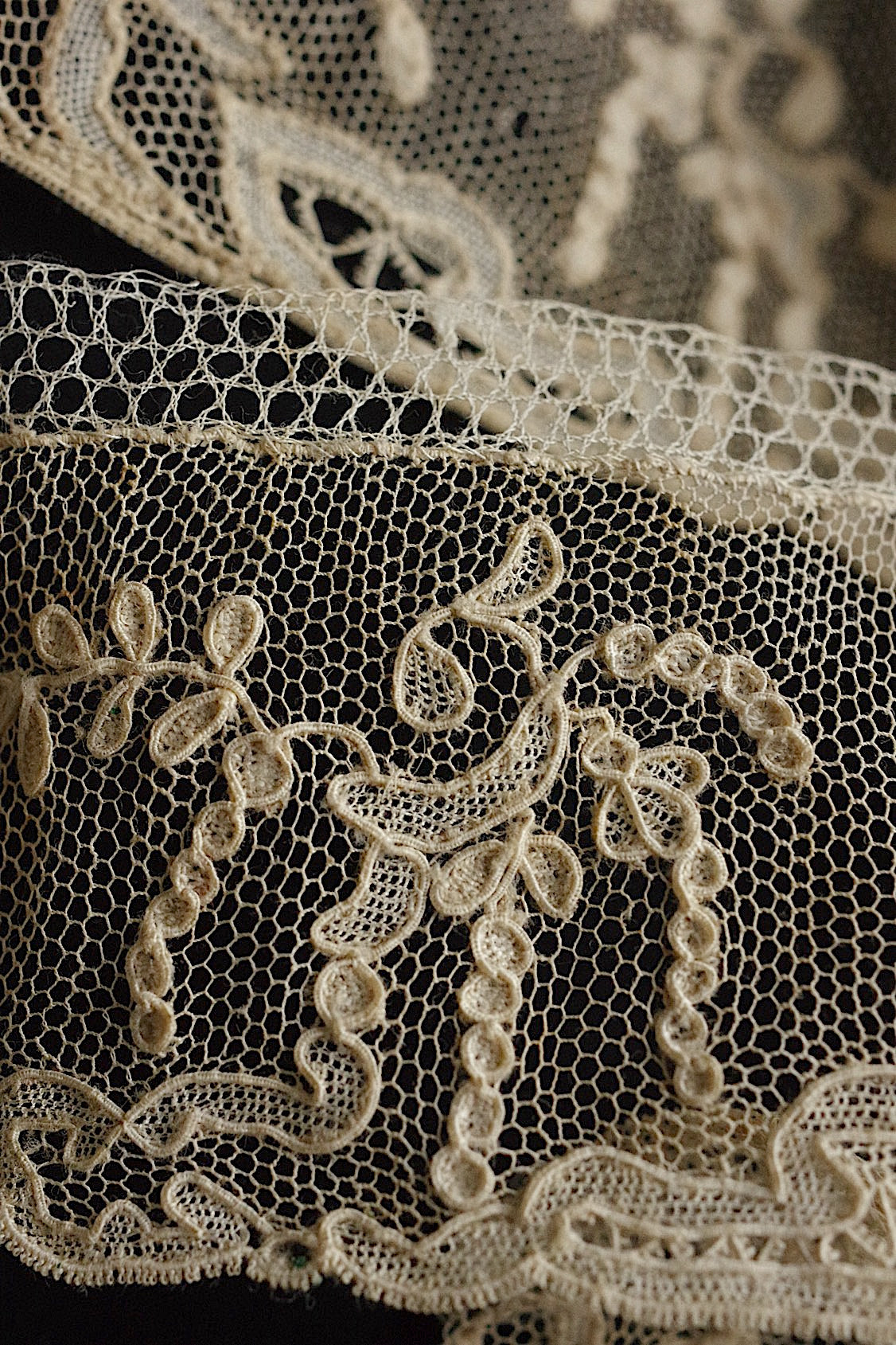 Dentelle ancienne ancienne Alençon 120cm