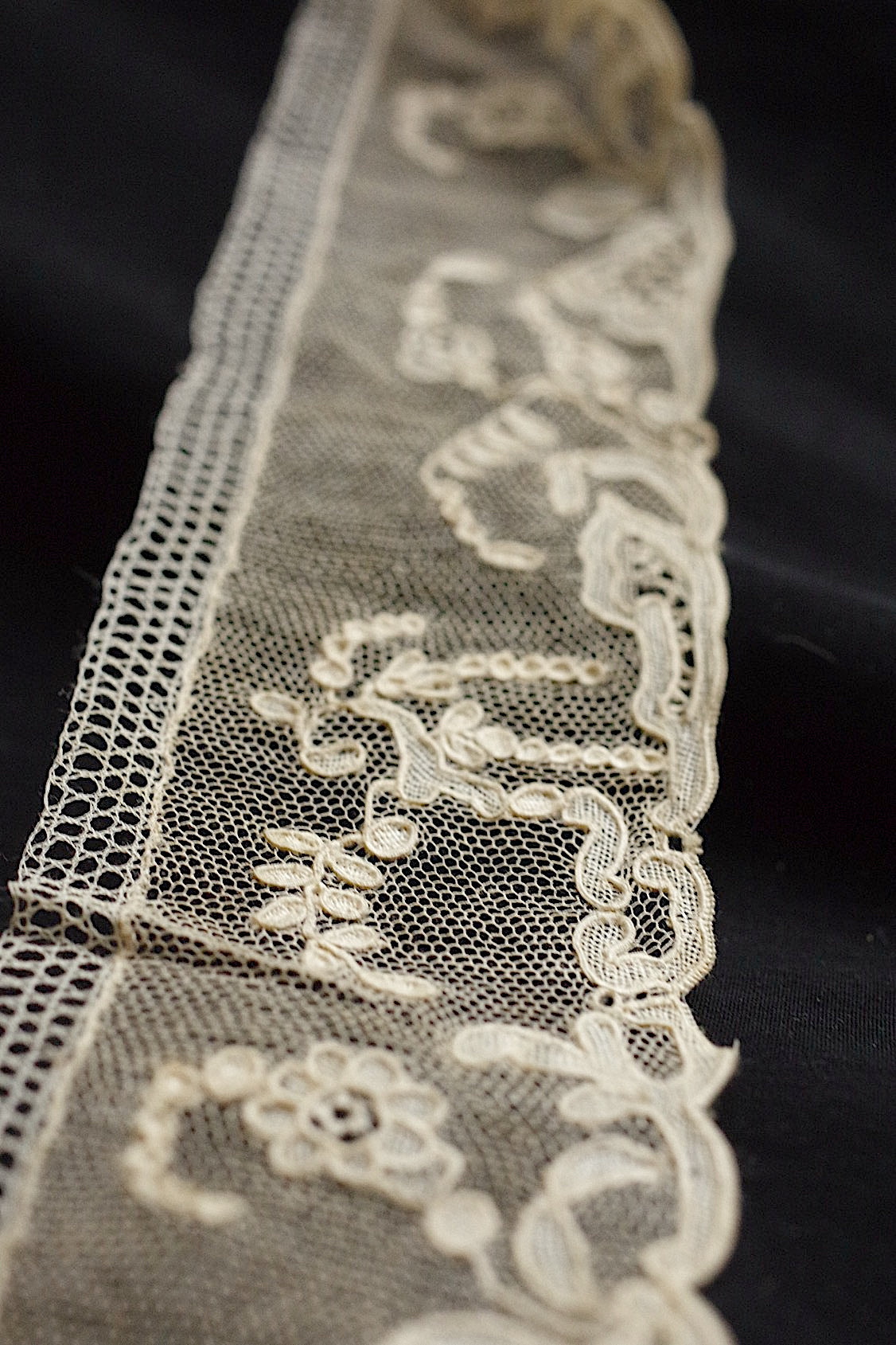 Dentelle ancienne ancienne Alençon 120cm