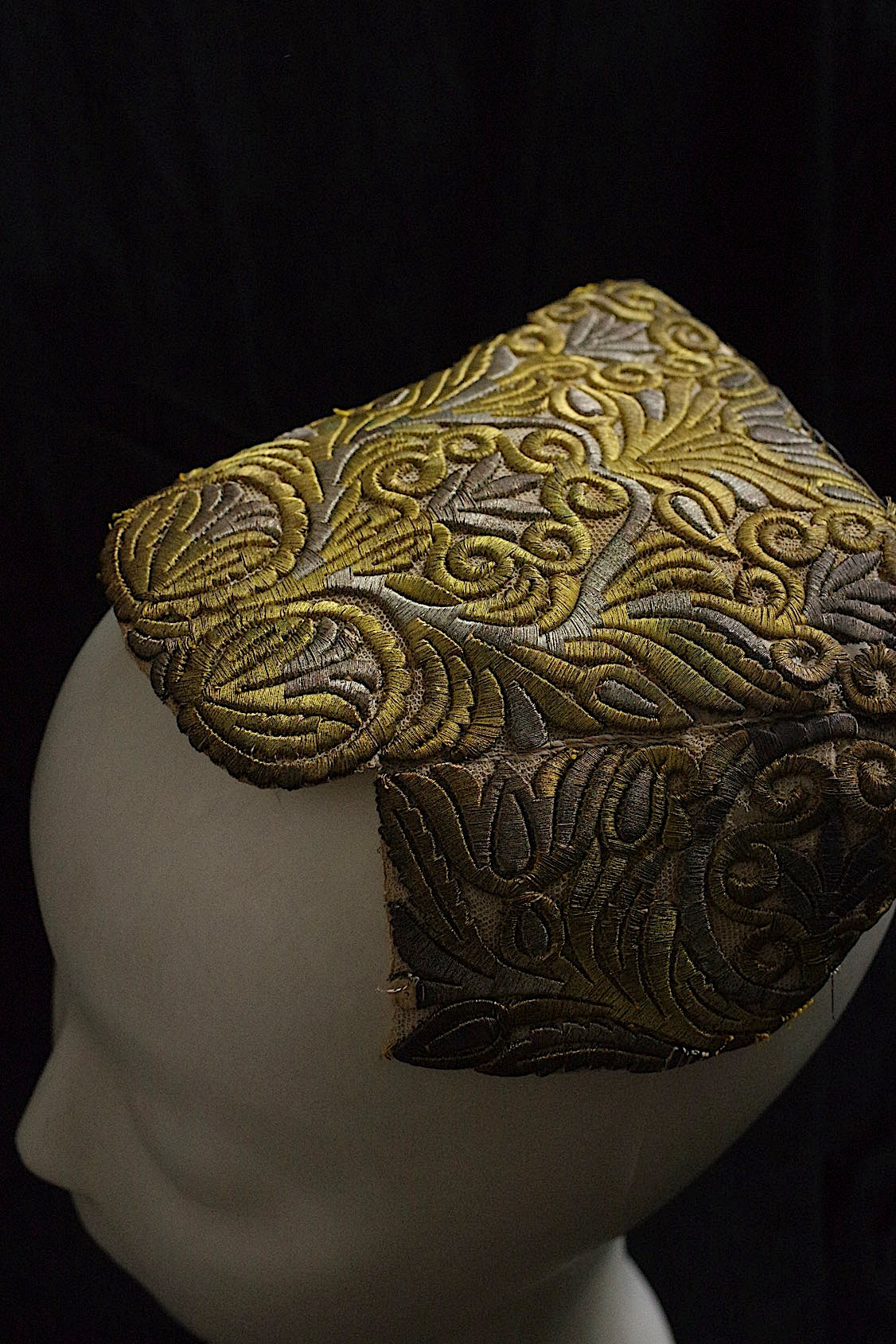 Décoration antique coiffe antique