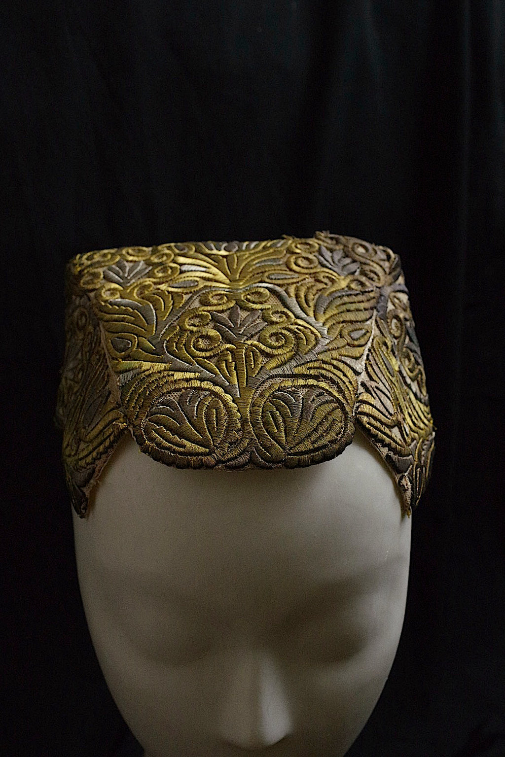 Décoration antique coiffe antique