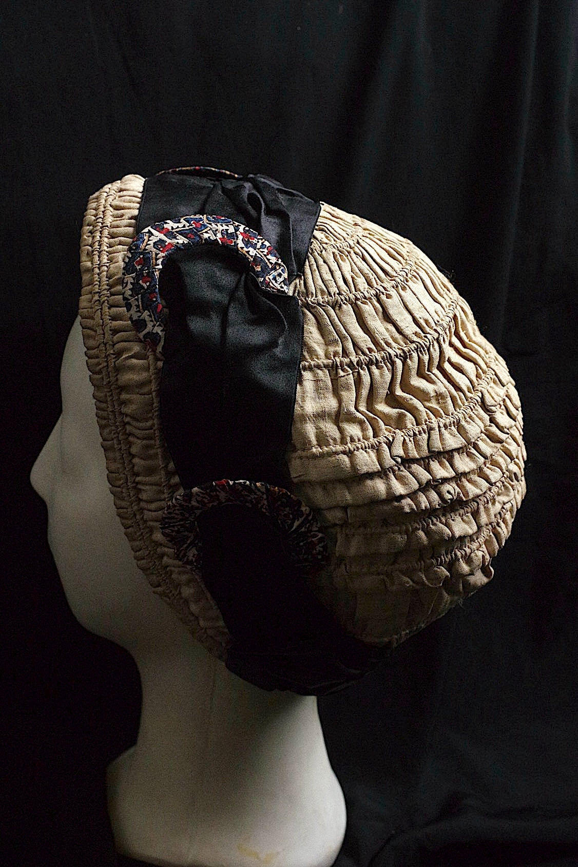 Chapeau antique, coiffure antique