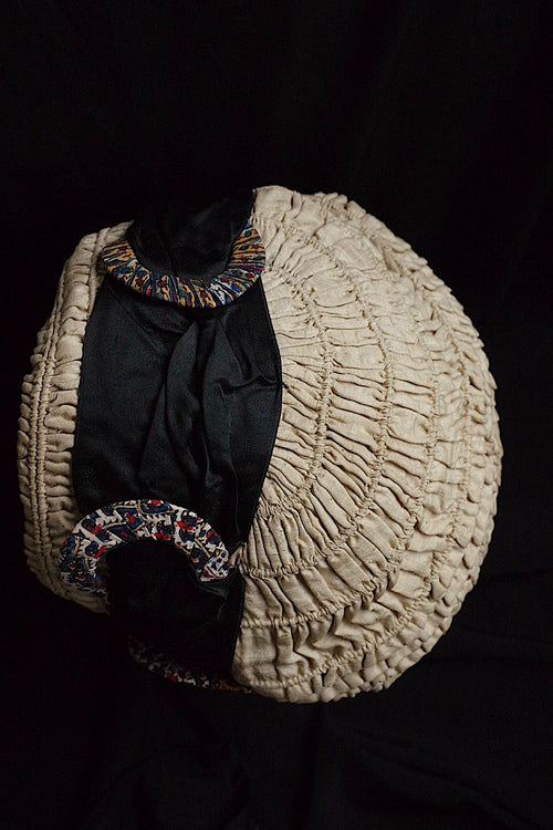 Chapeau antique, coiffure antique