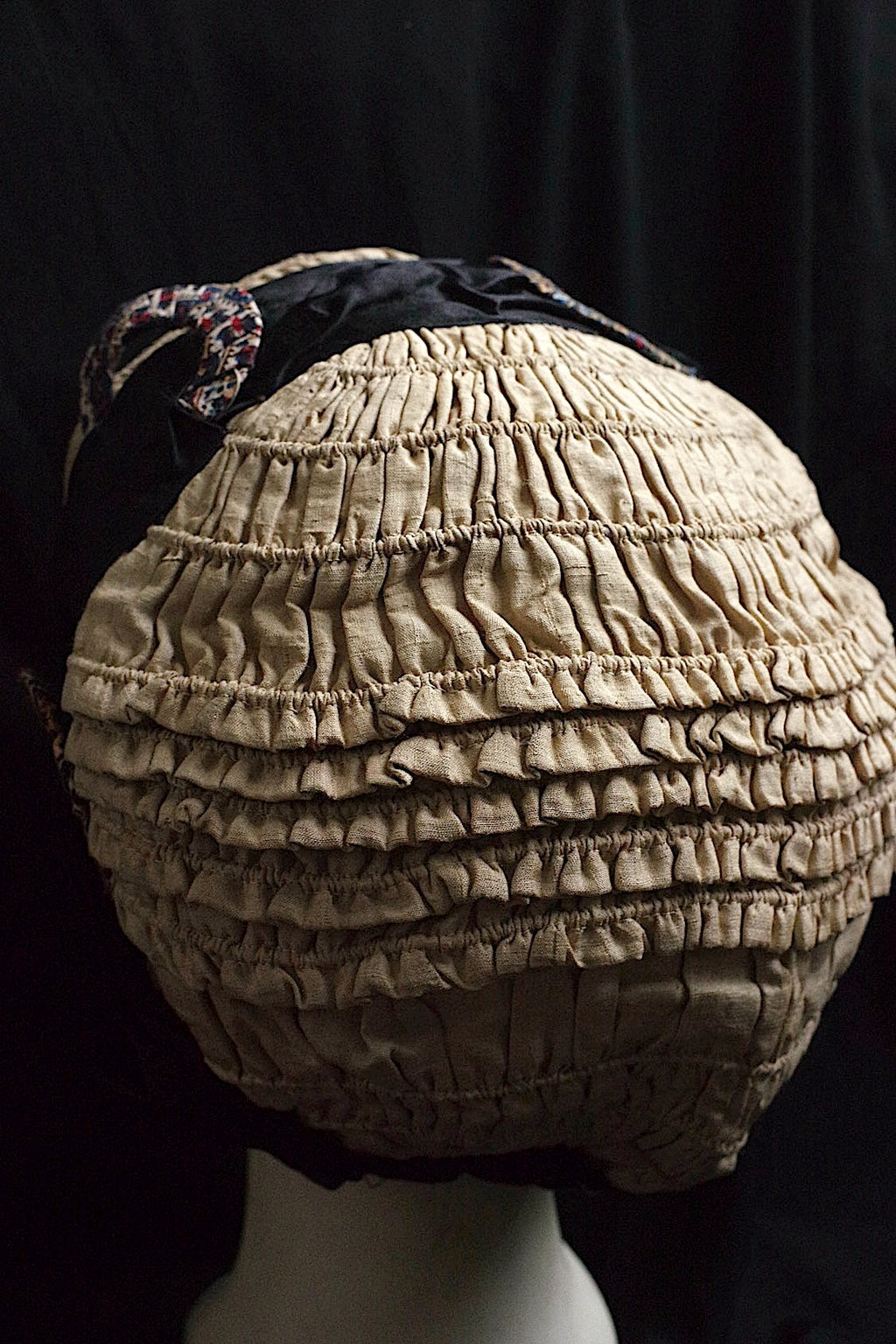 Chapeau antique, coiffure antique