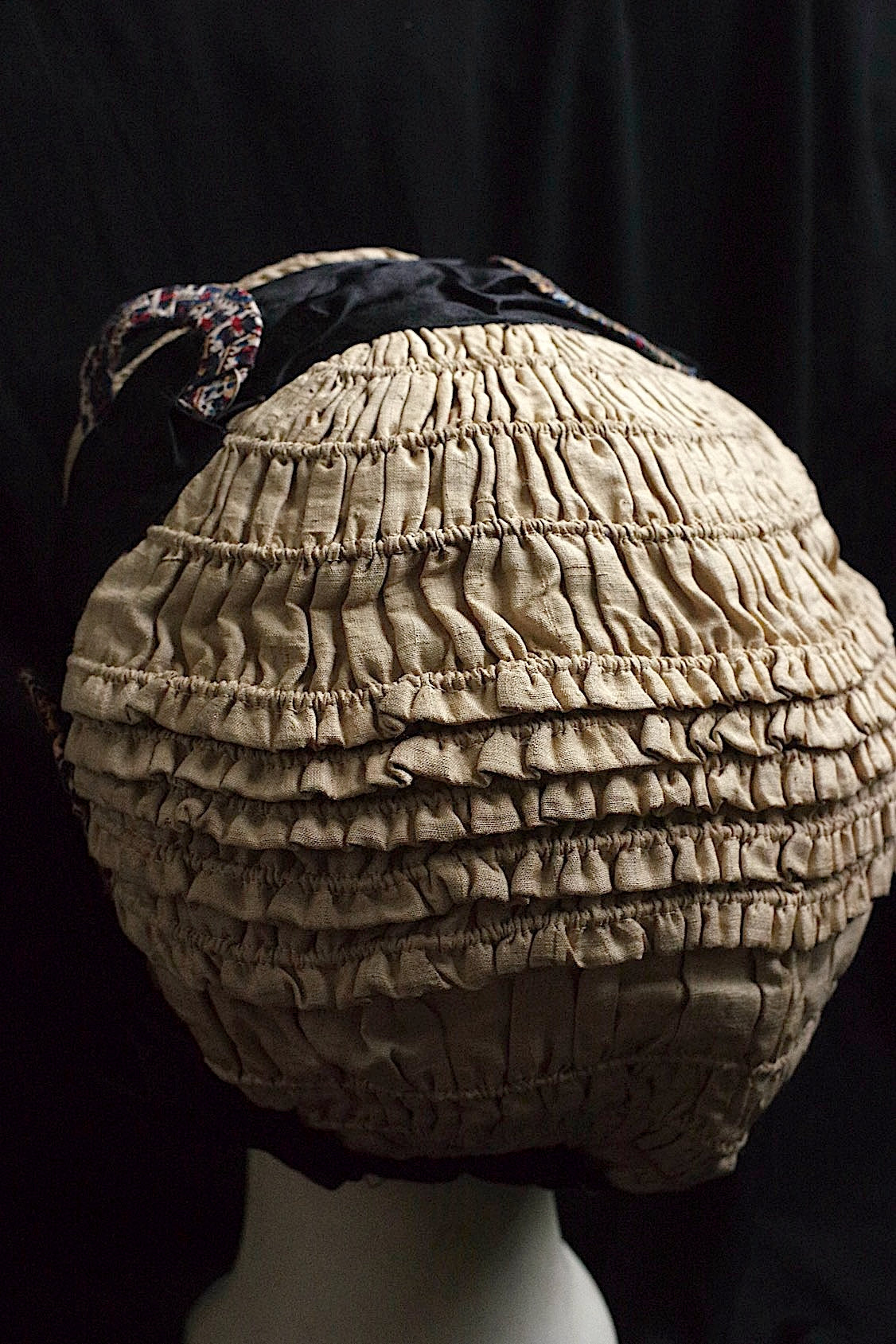 Chapeau antique, coiffure antique