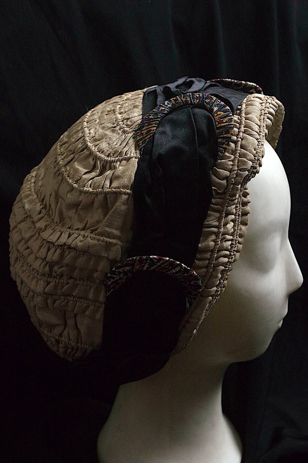 Chapeau antique, coiffure antique