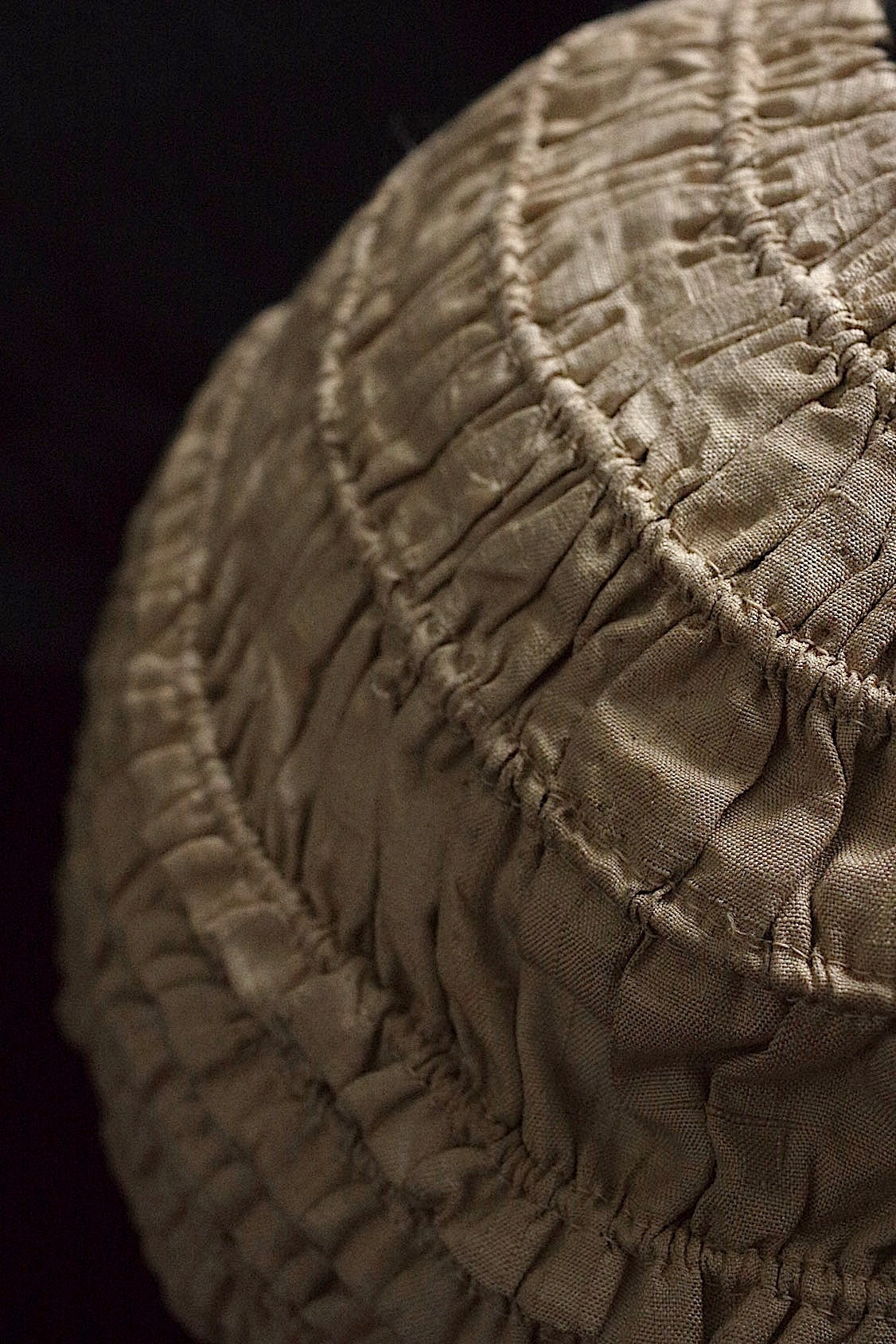 Chapeau antique, coiffure antique