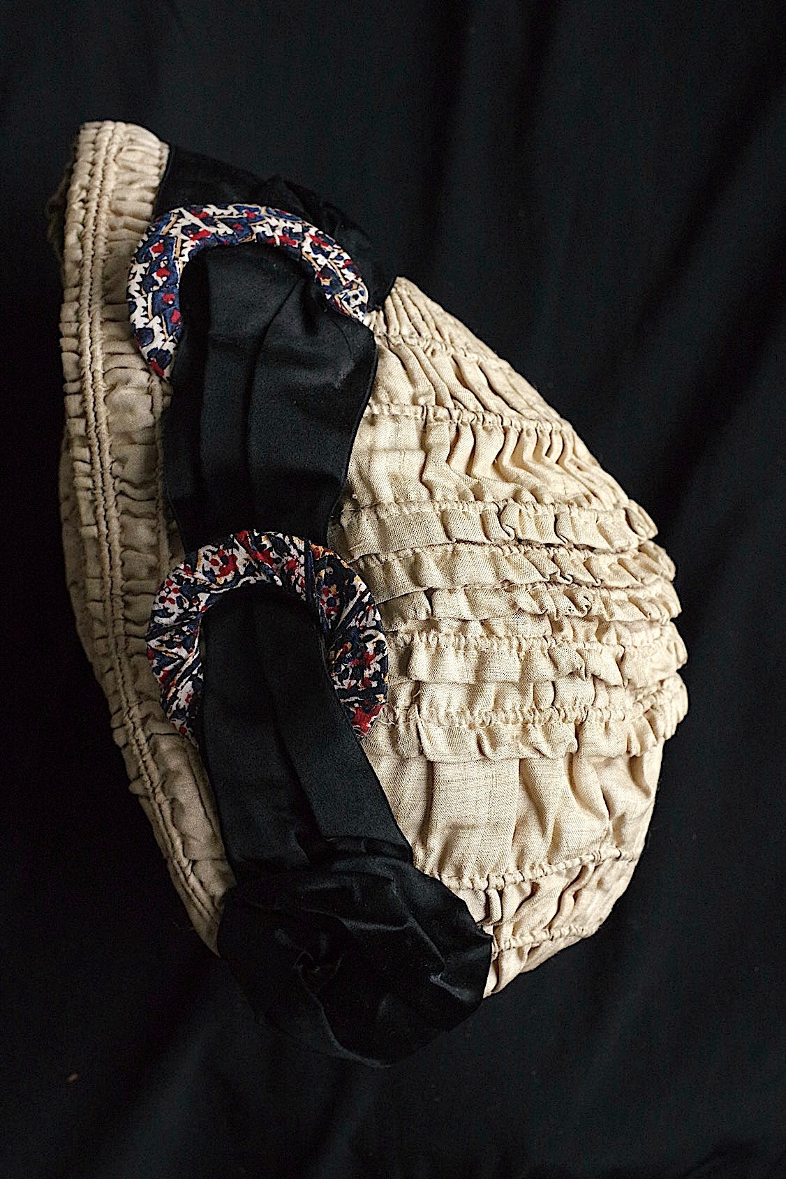 Chapeau antique, coiffure antique