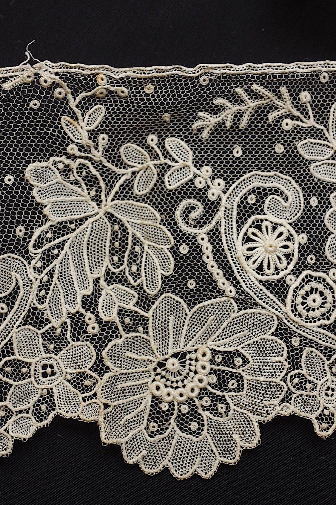 Dentelle ancienne dentelle ancienne Bruxelles 220cm