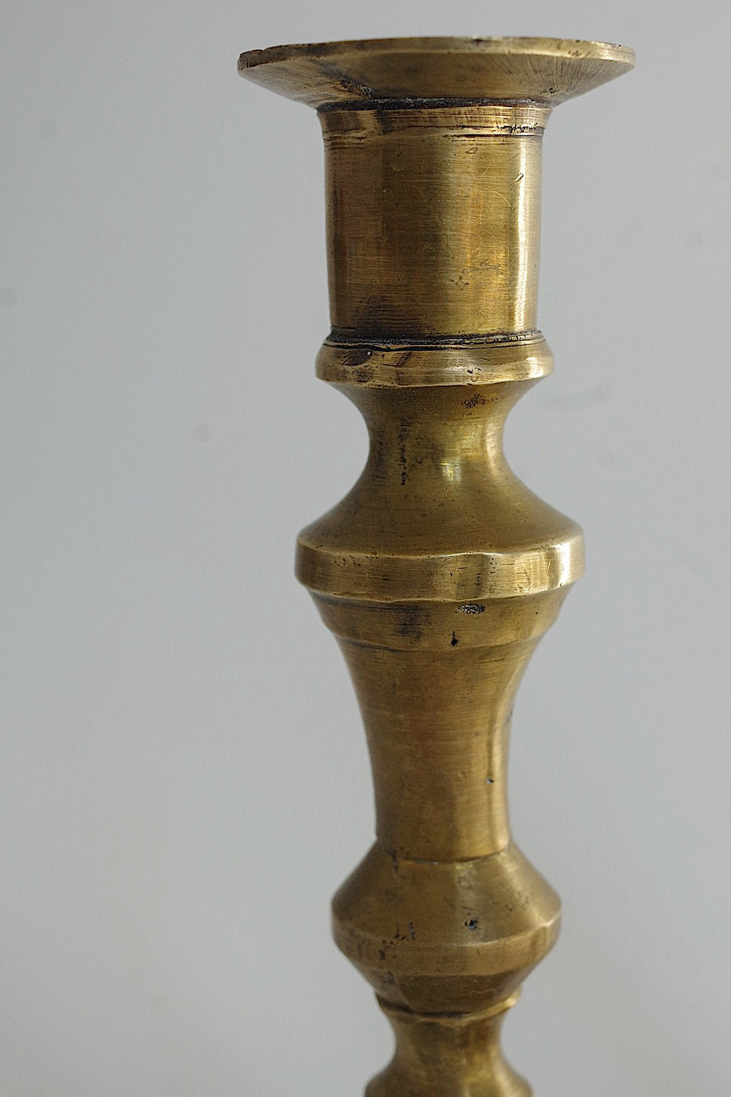 Bougeoir ancien pour 3 bougies Style cristal France Antique candlestick Bougeoir ancien pour 3 bougies Style cristal France Antique candlestick