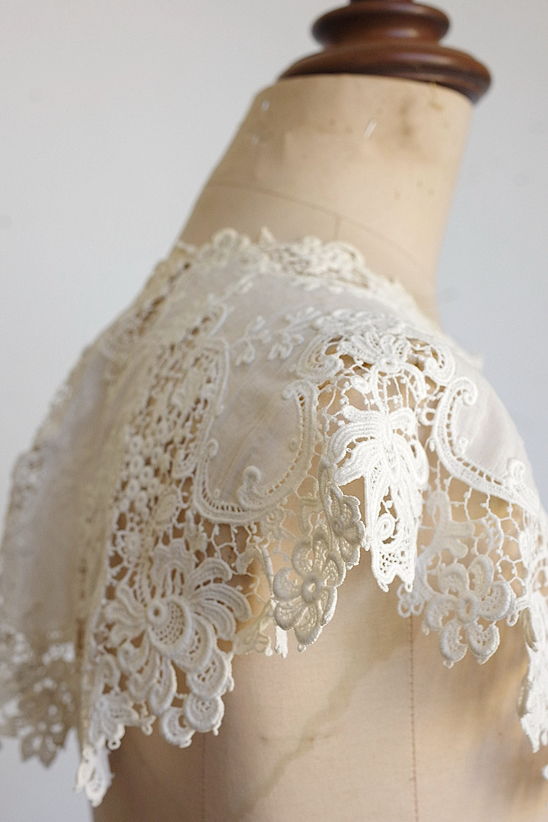 アンティークレース　dentelle ancienne 襟