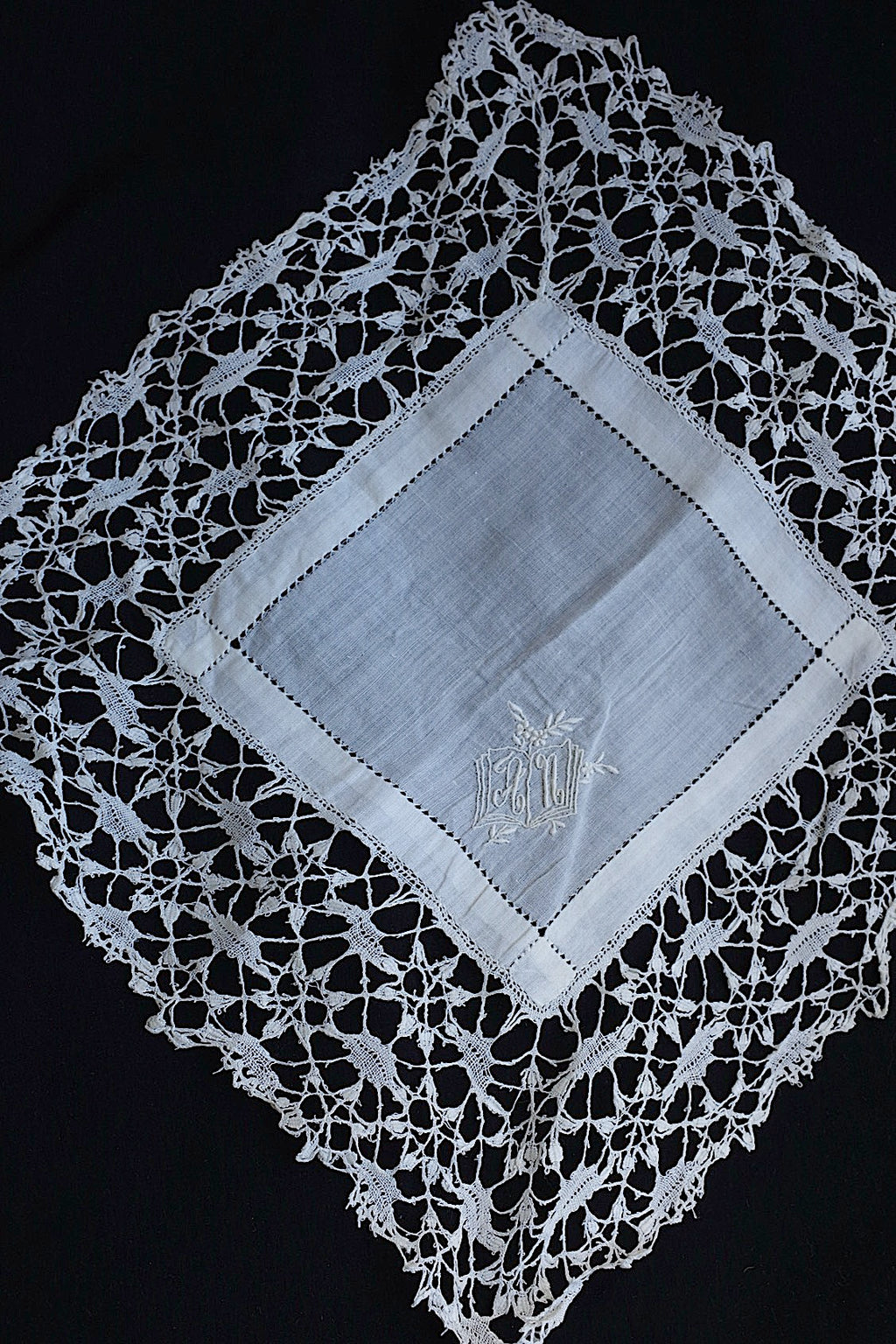 Antique lace mouchoir ancien embroidered handkerchief 6 lot