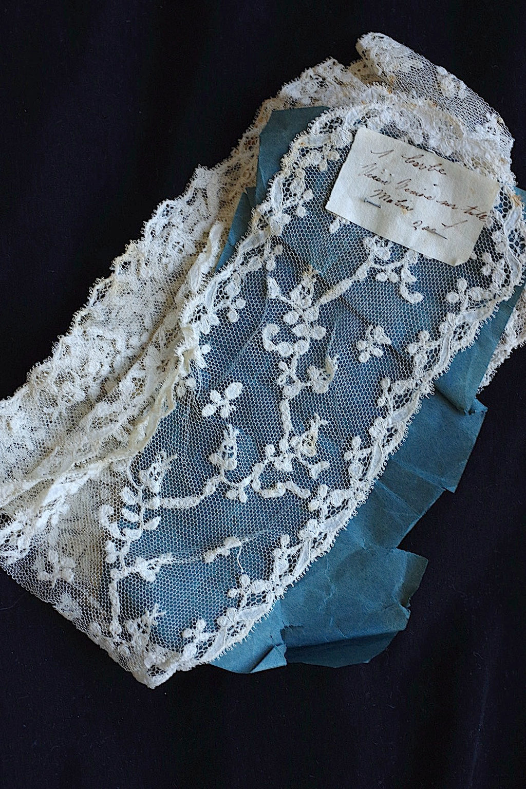 Dentelle antique, dentelle ancienne, lappet