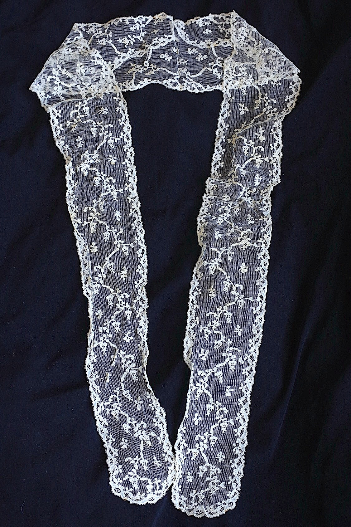 Dentelle antique, dentelle ancienne, lappet