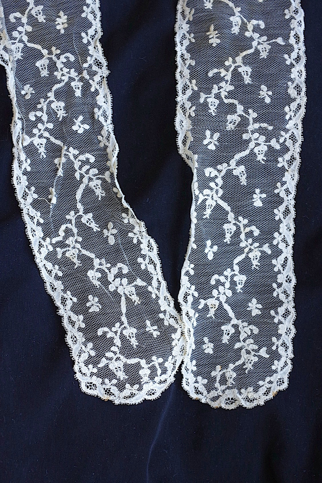 Dentelle antique, dentelle ancienne, lappet