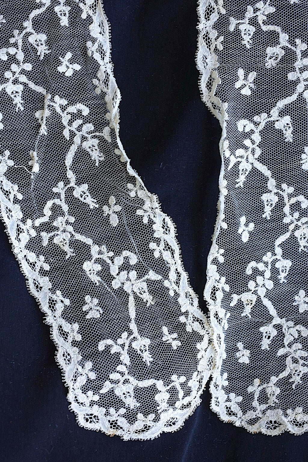 Dentelle antique, dentelle ancienne, lappet