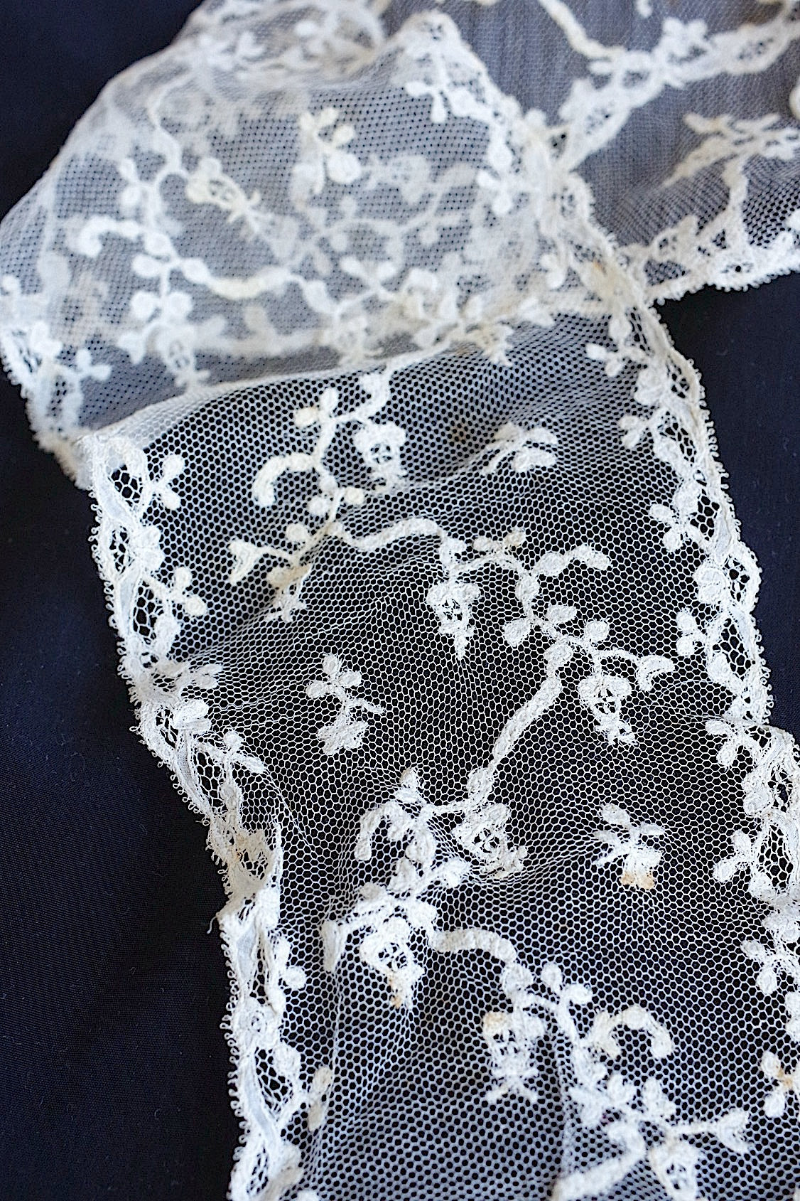 Dentelle antique, dentelle ancienne, lappet