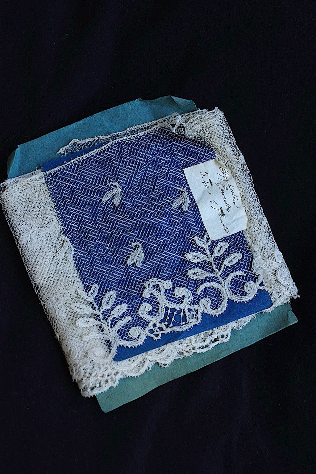 Antique lace dentelle ancienne 333cm