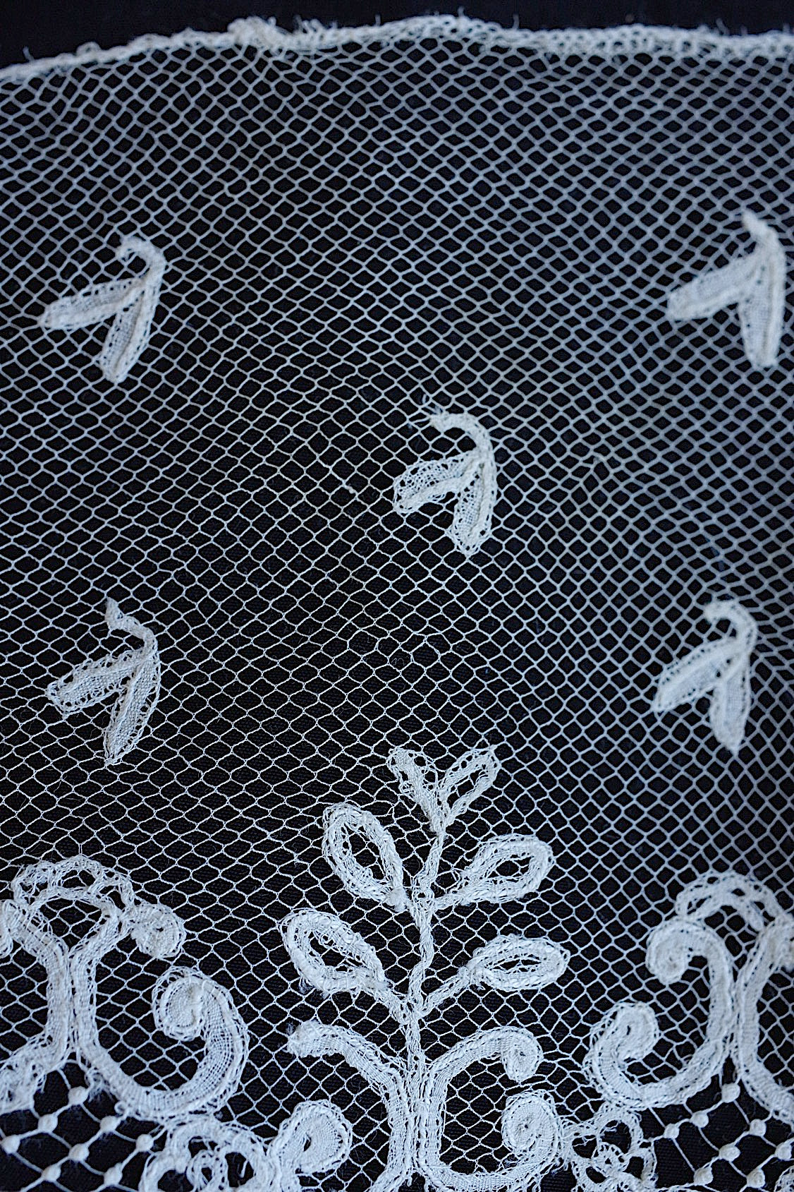 Antique lace dentelle ancienne 333cm