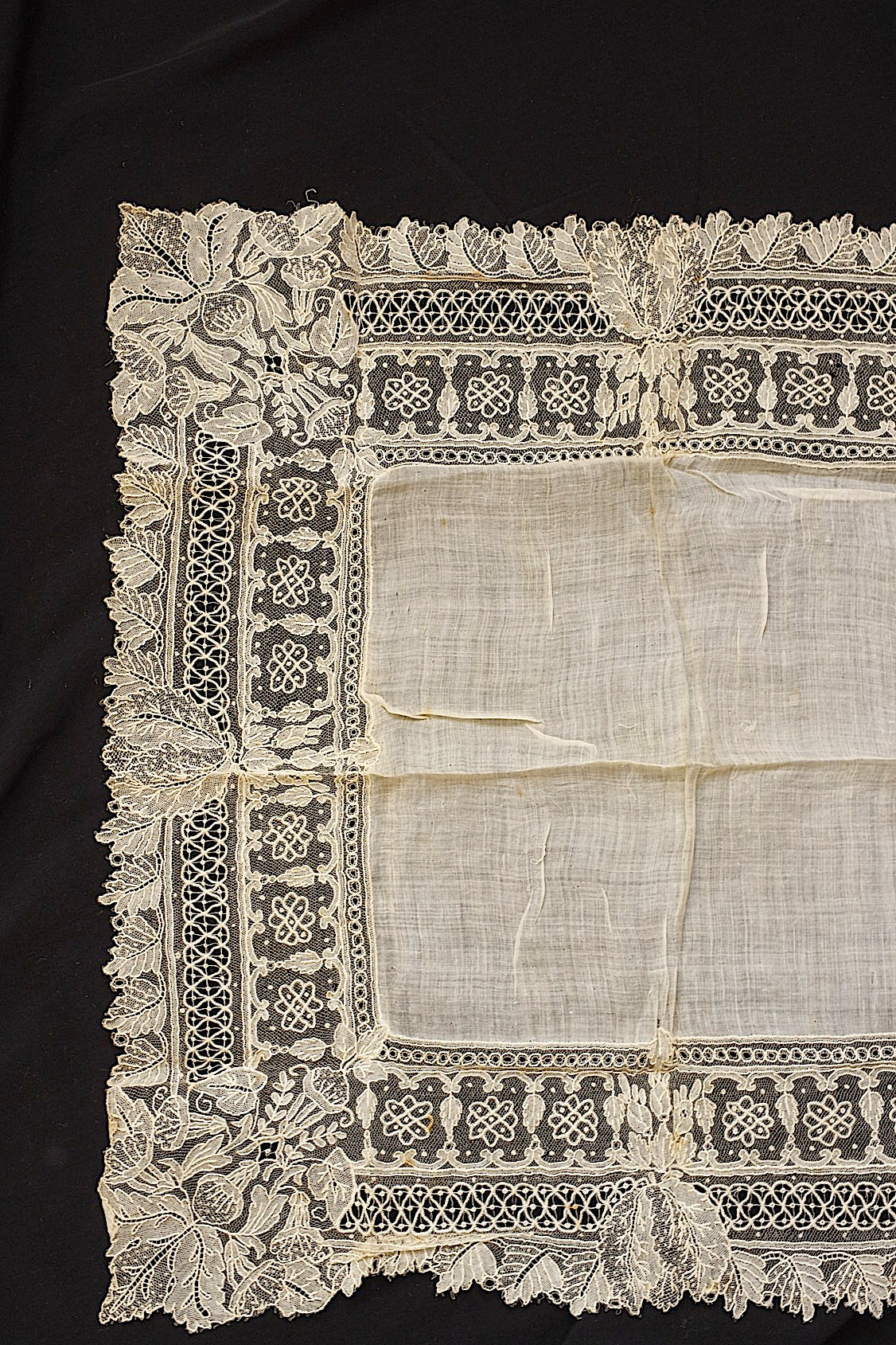 アンティークレース dentelle ancienne ハンカチ- .FR a l'epoque