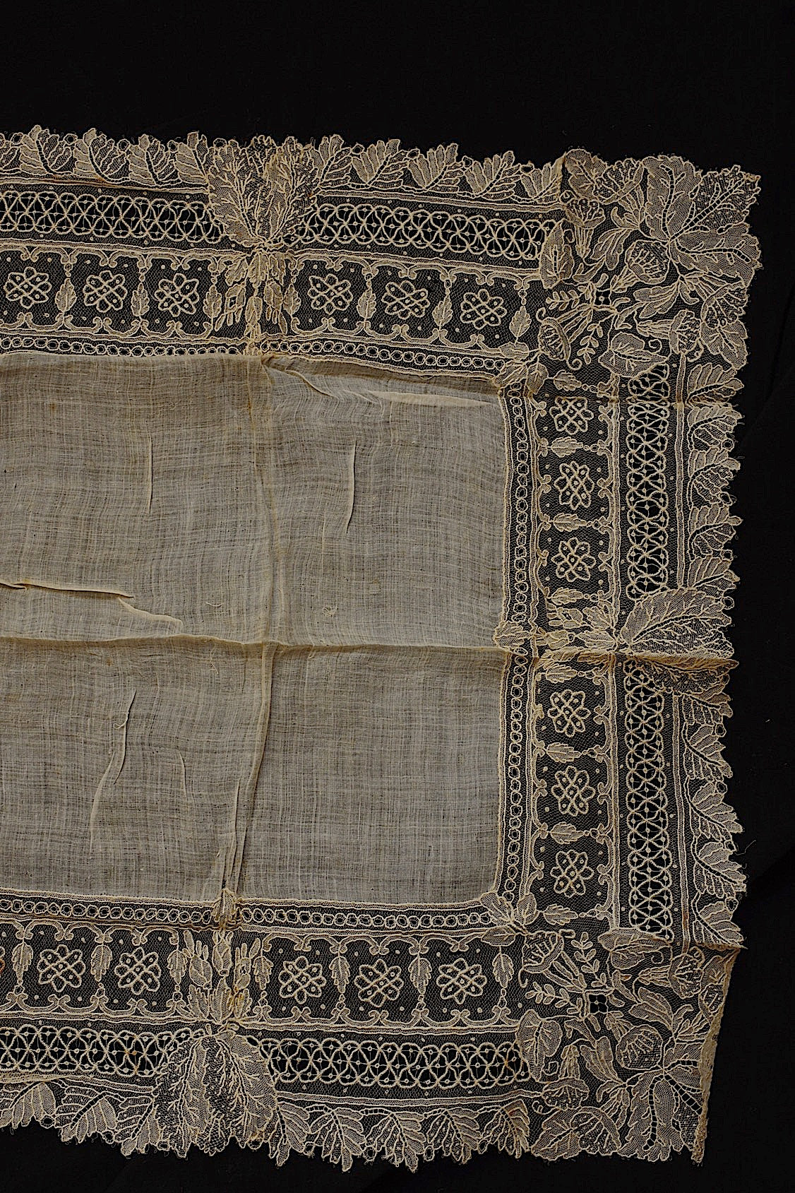 アンティークレース　dentelle ancienne　ハンカチ