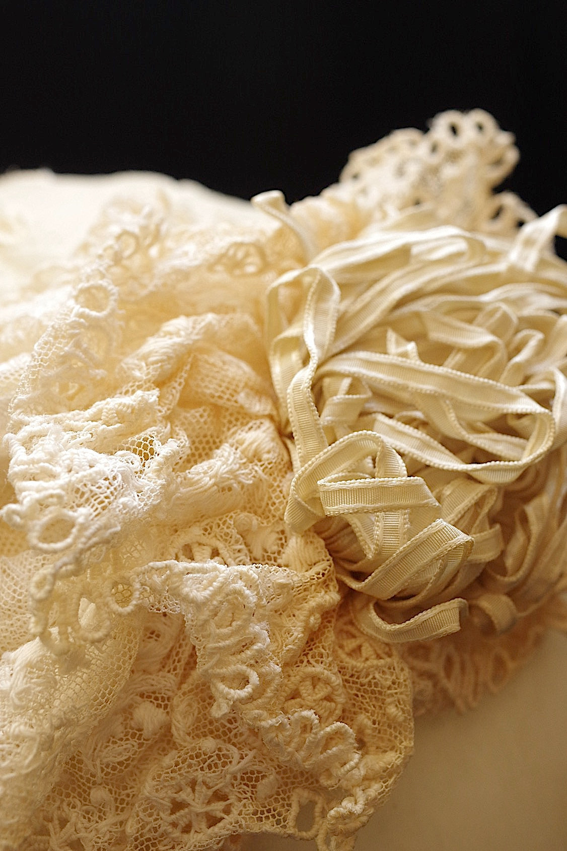 Dentelle ancienne ancienne Charlotte