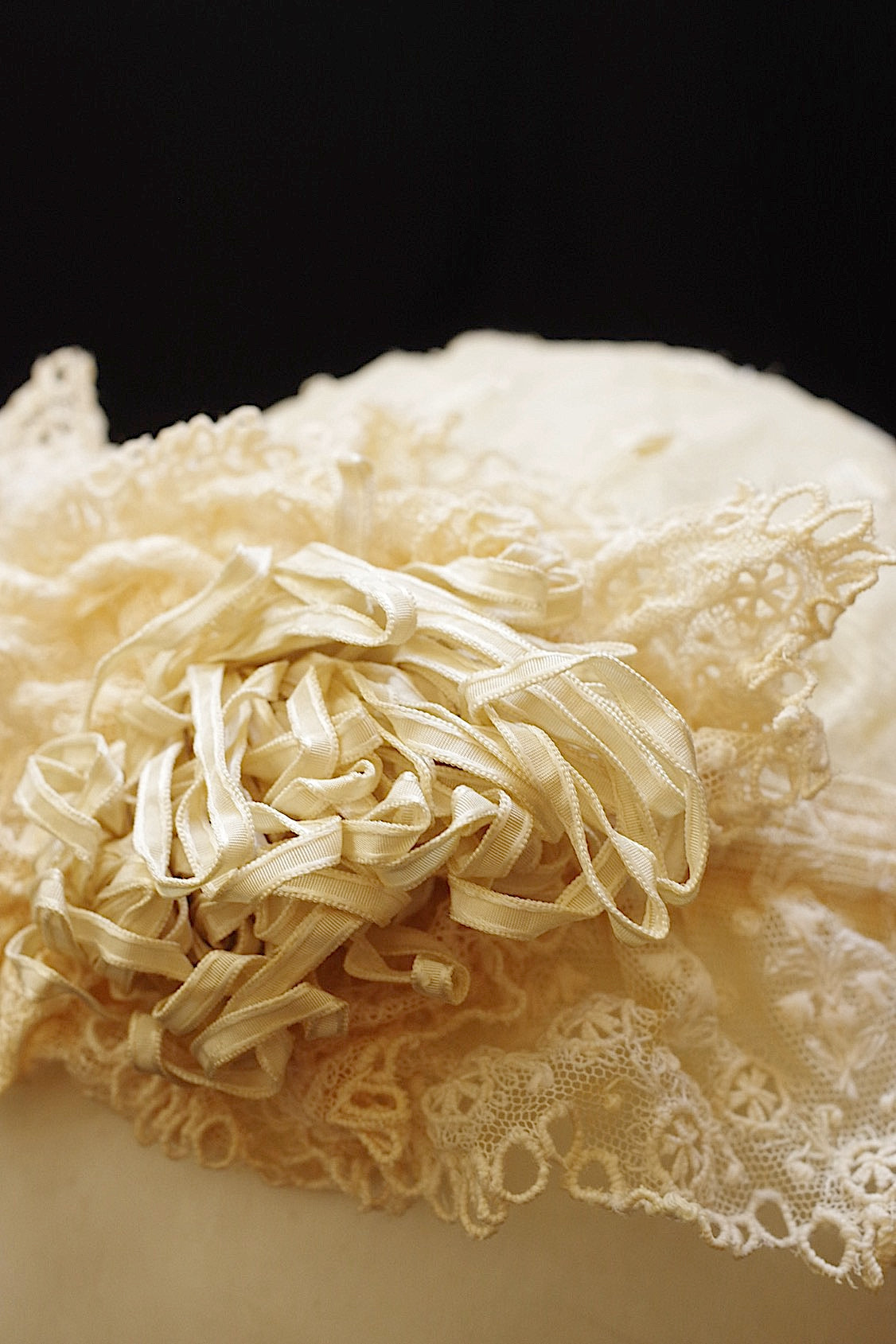 Dentelle ancienne ancienne Charlotte