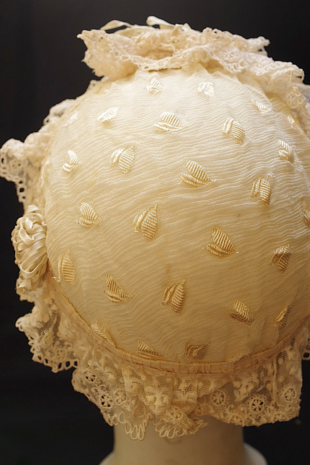 Dentelle ancienne ancienne Charlotte