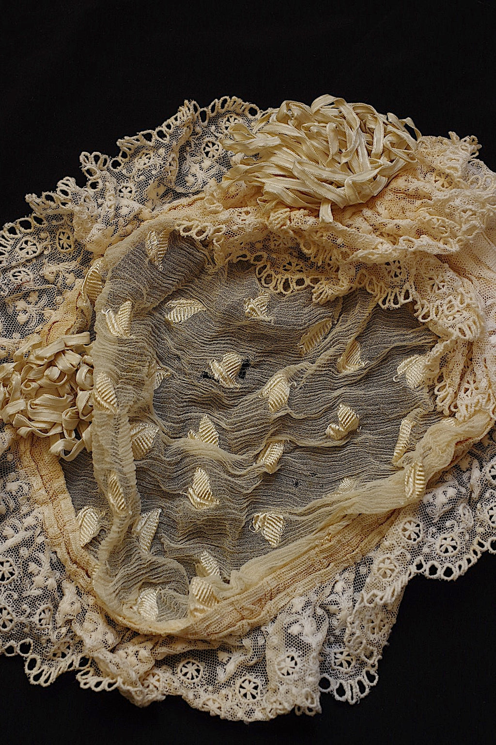 Dentelle ancienne ancienne Charlotte