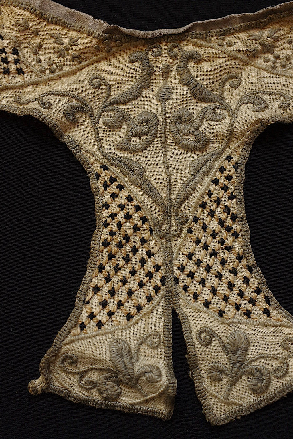 Dentelle ancienne ancienne, deux petits cols