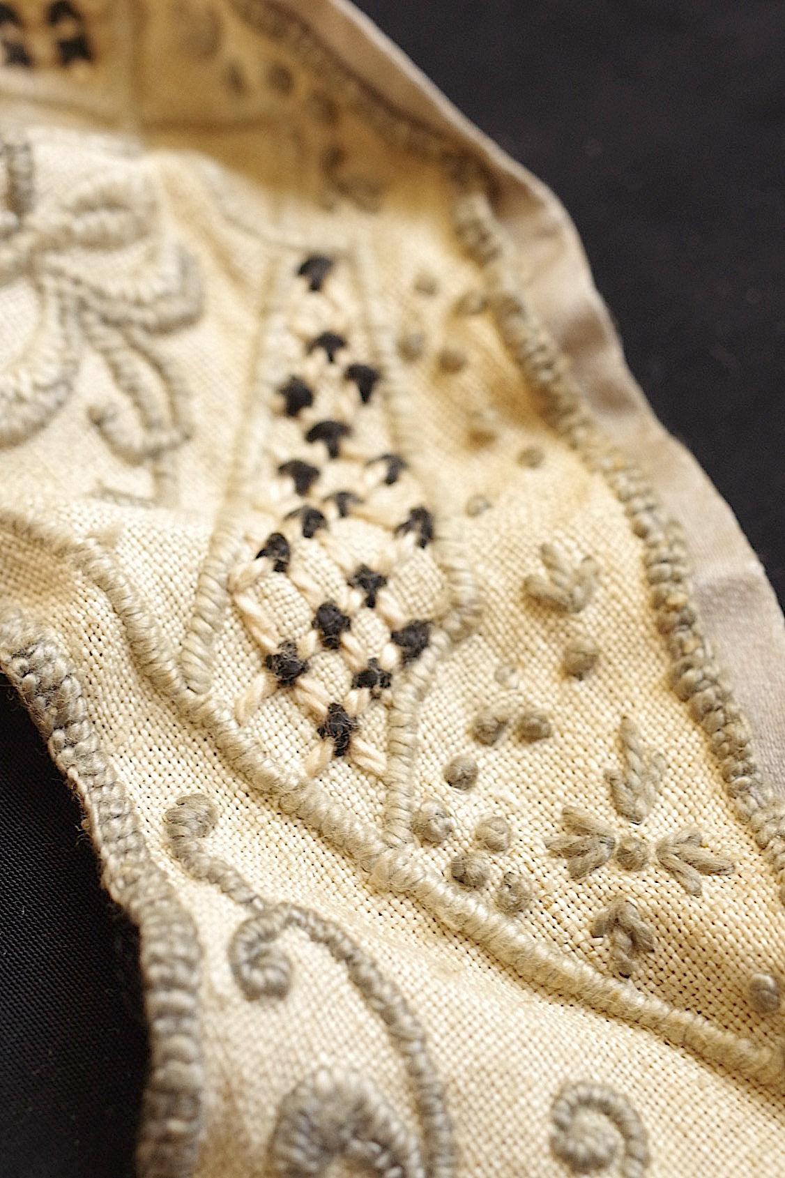 Dentelle ancienne ancienne, deux petits cols