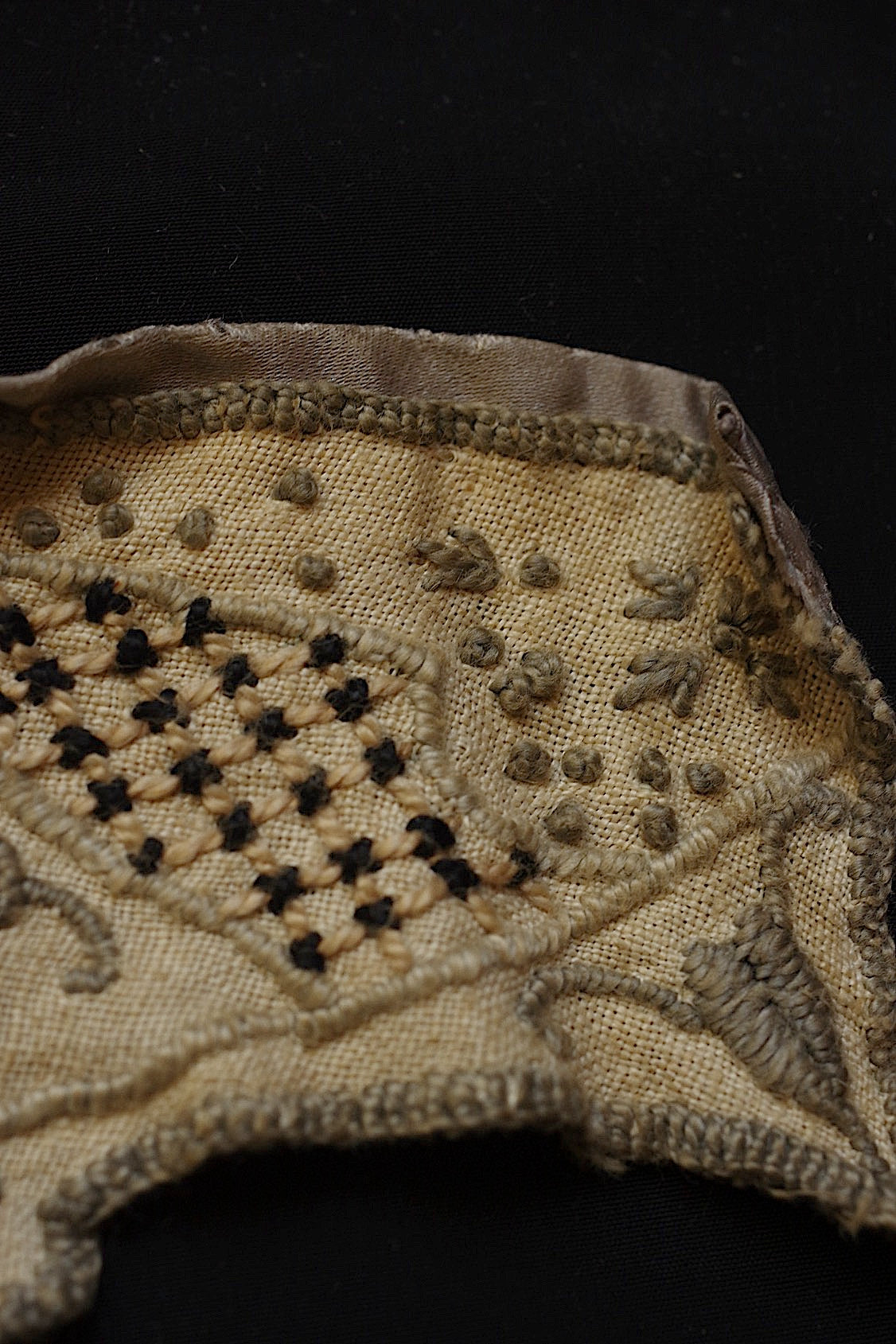 Dentelle ancienne ancienne, deux petits cols