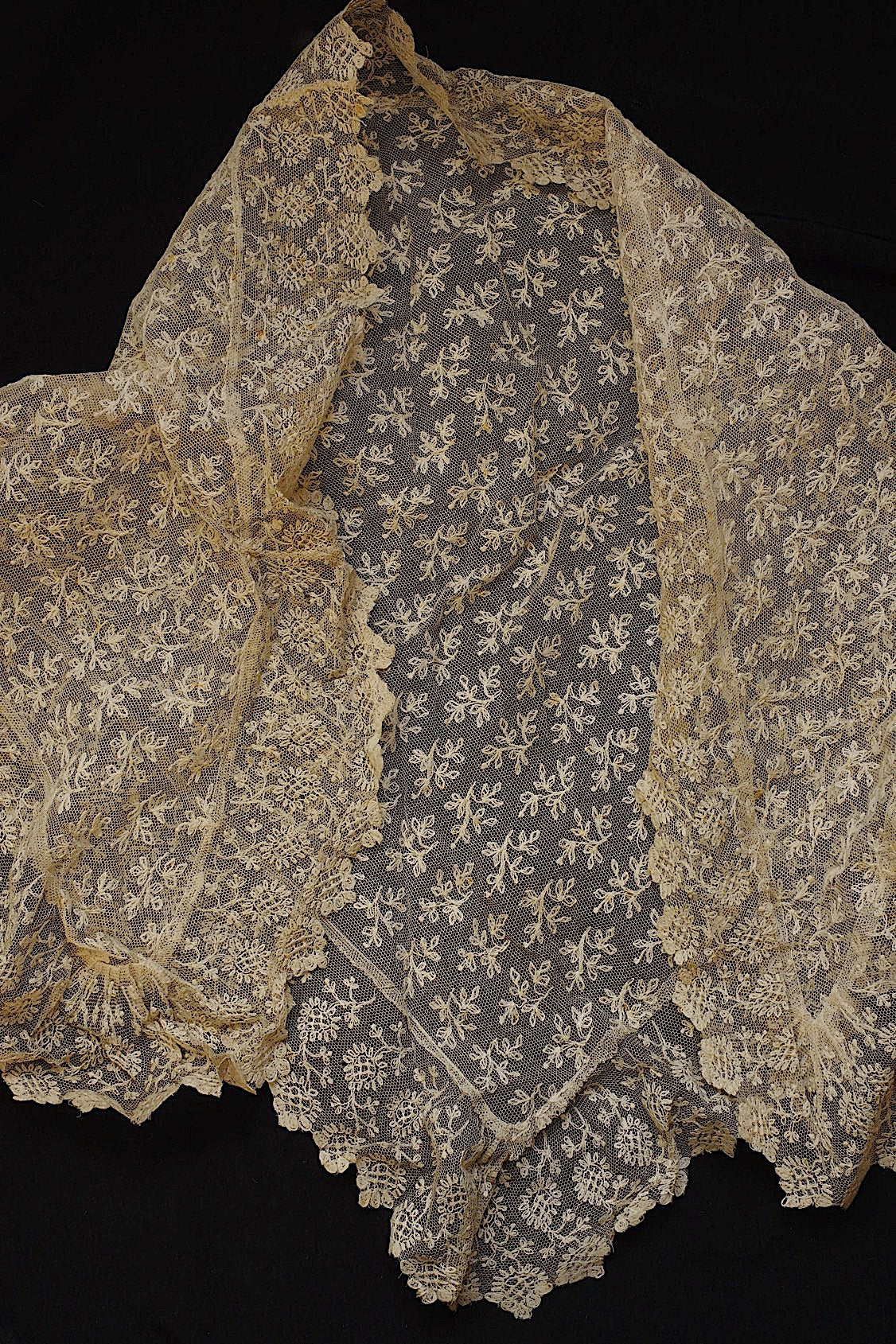 Tissu châle dentelle ancienne ancienne