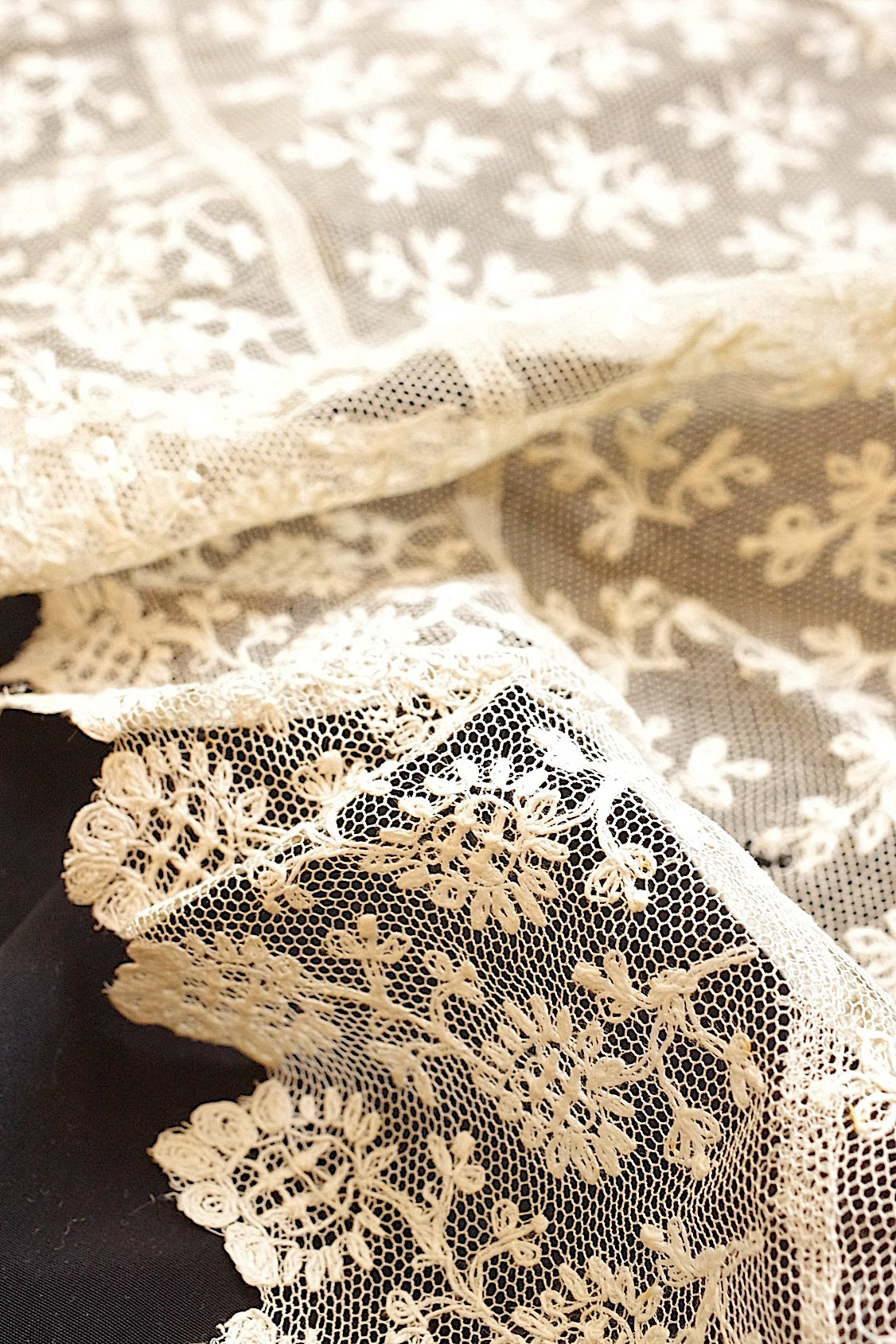 Tissu châle dentelle ancienne ancienne