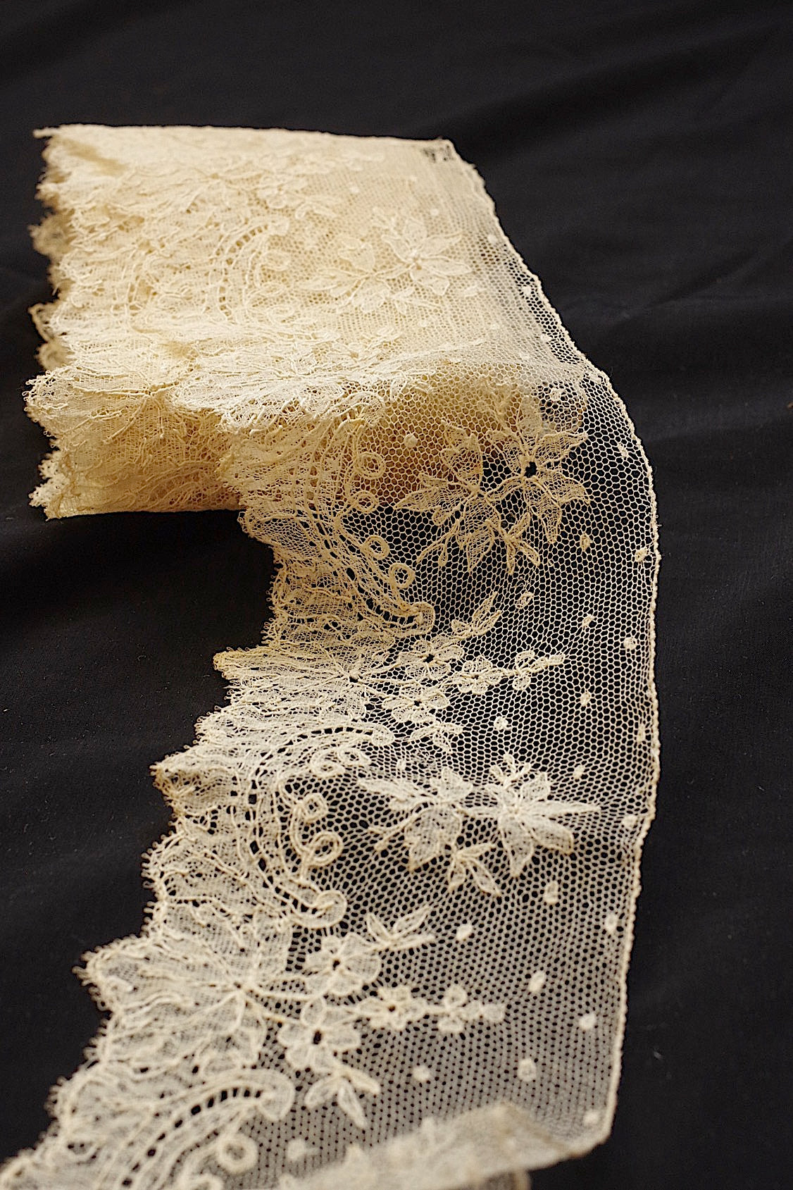 アンティークレース　dentelle ancienne　325cm