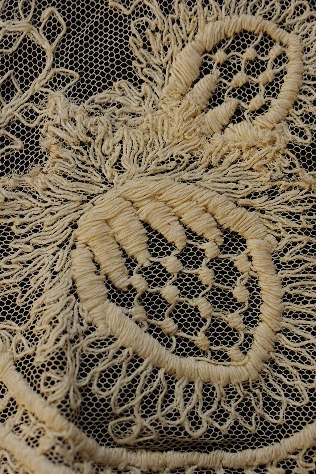 Antique lace dentelle ancienne large scraps