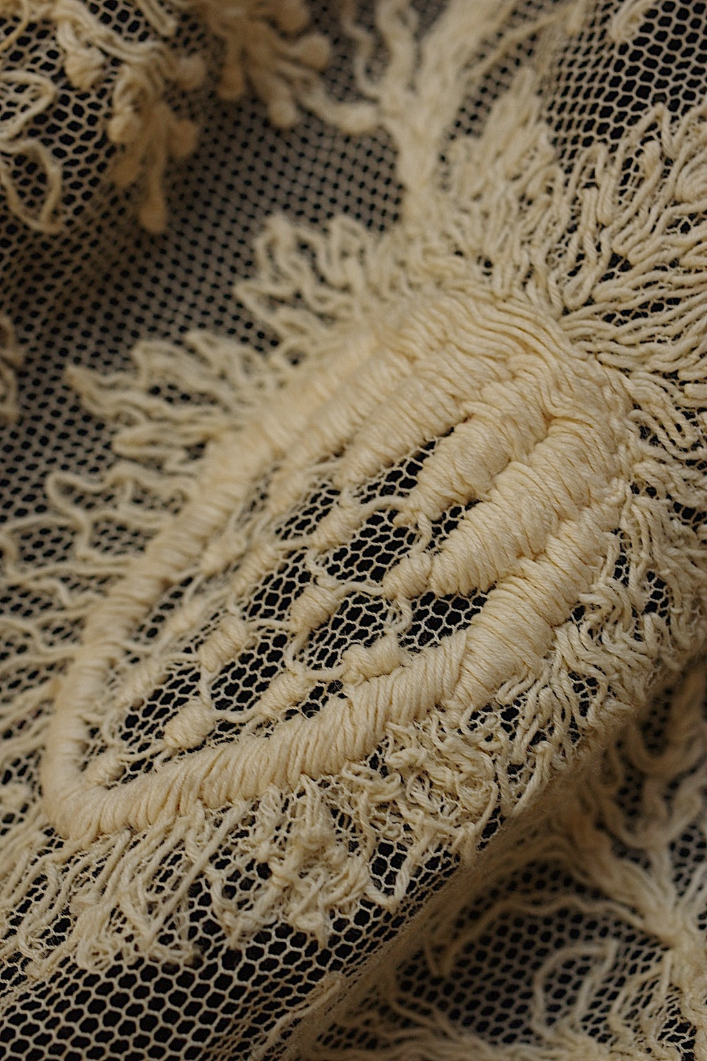 Antique lace dentelle ancienne large scraps