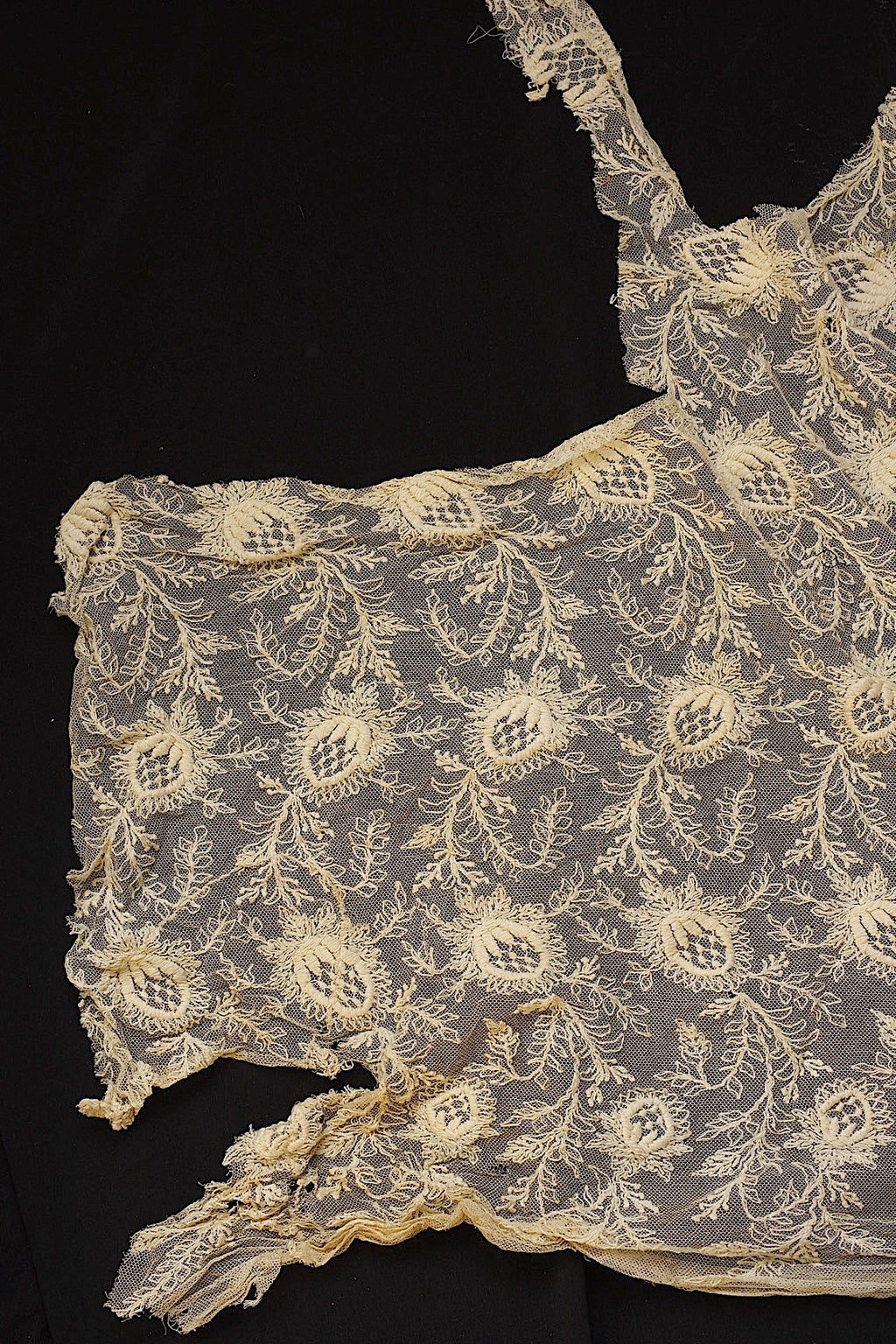 Antique lace dentelle ancienne large scraps