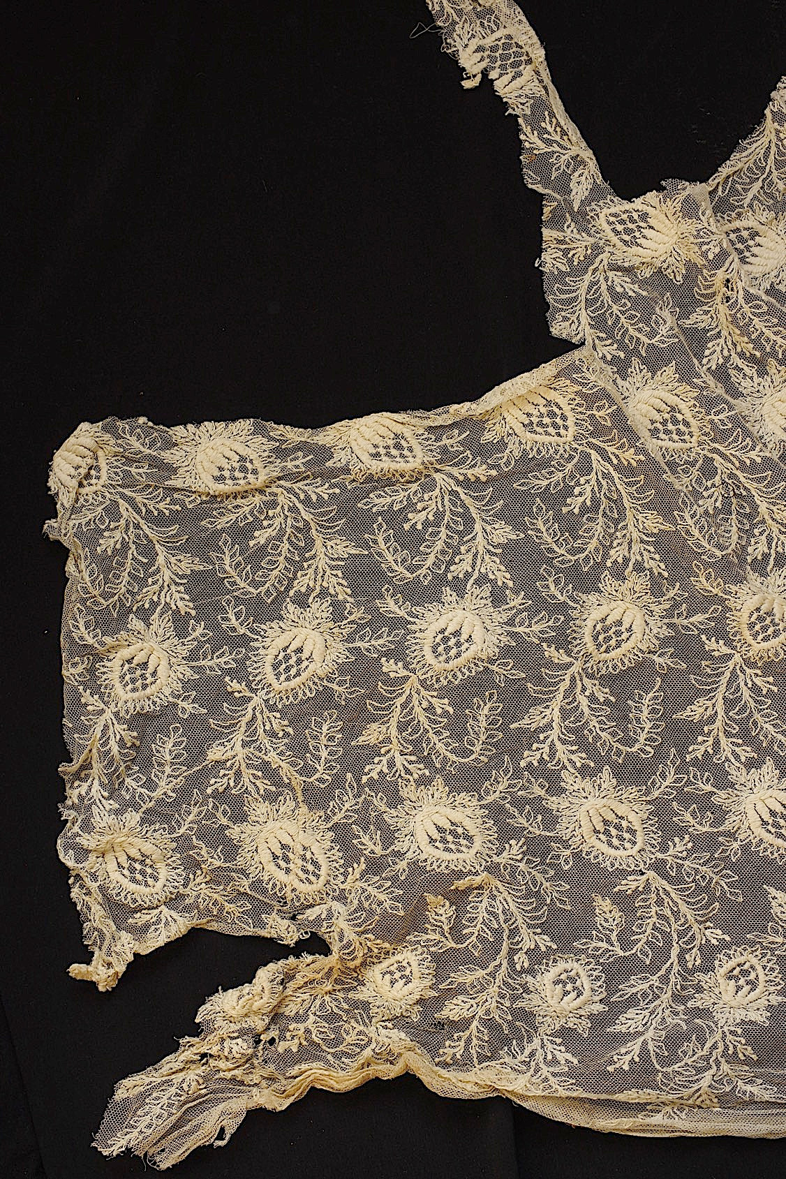 Antique lace dentelle ancienne large scraps