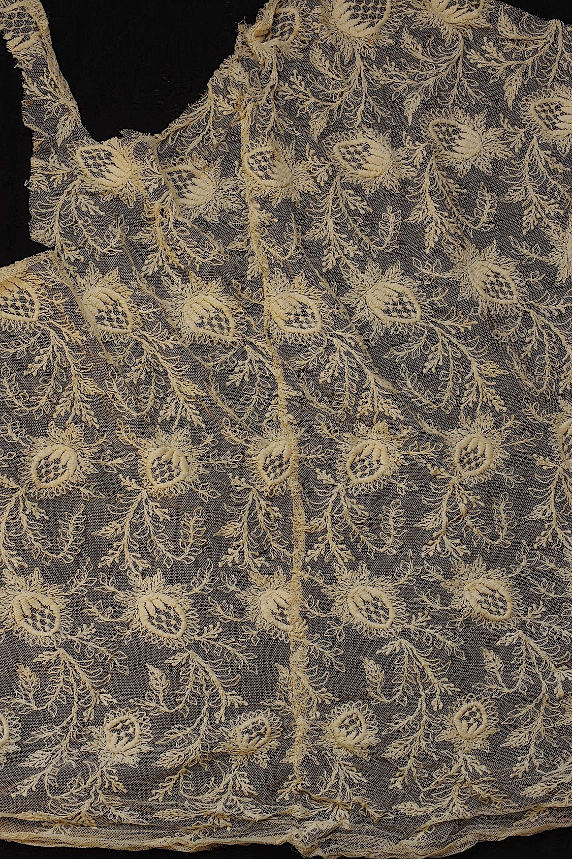 Antique lace dentelle ancienne large scraps