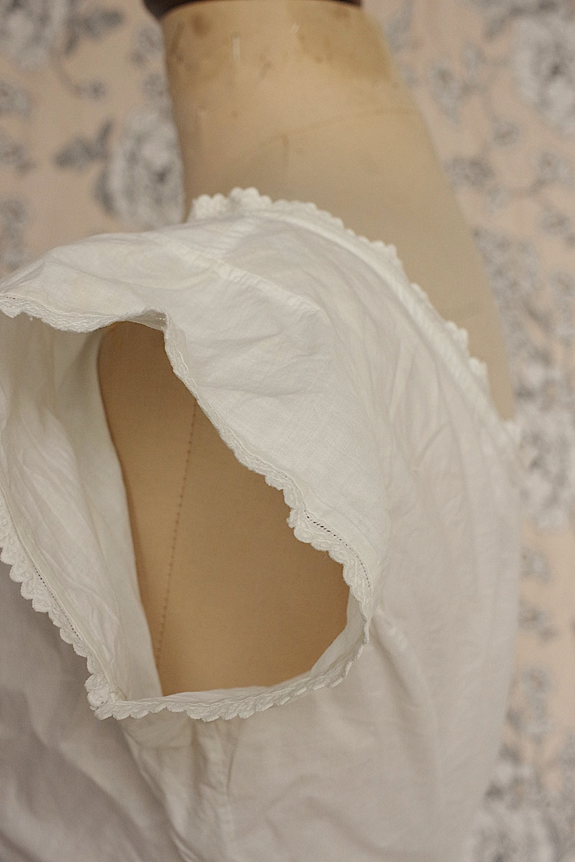 Vêtements anciens vêtement antique top1