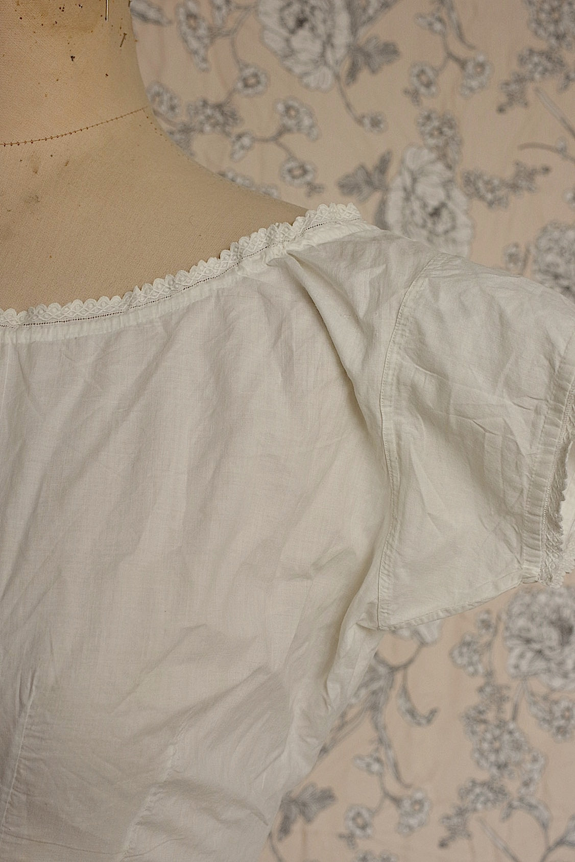 Vêtements anciens vêtement antique top1