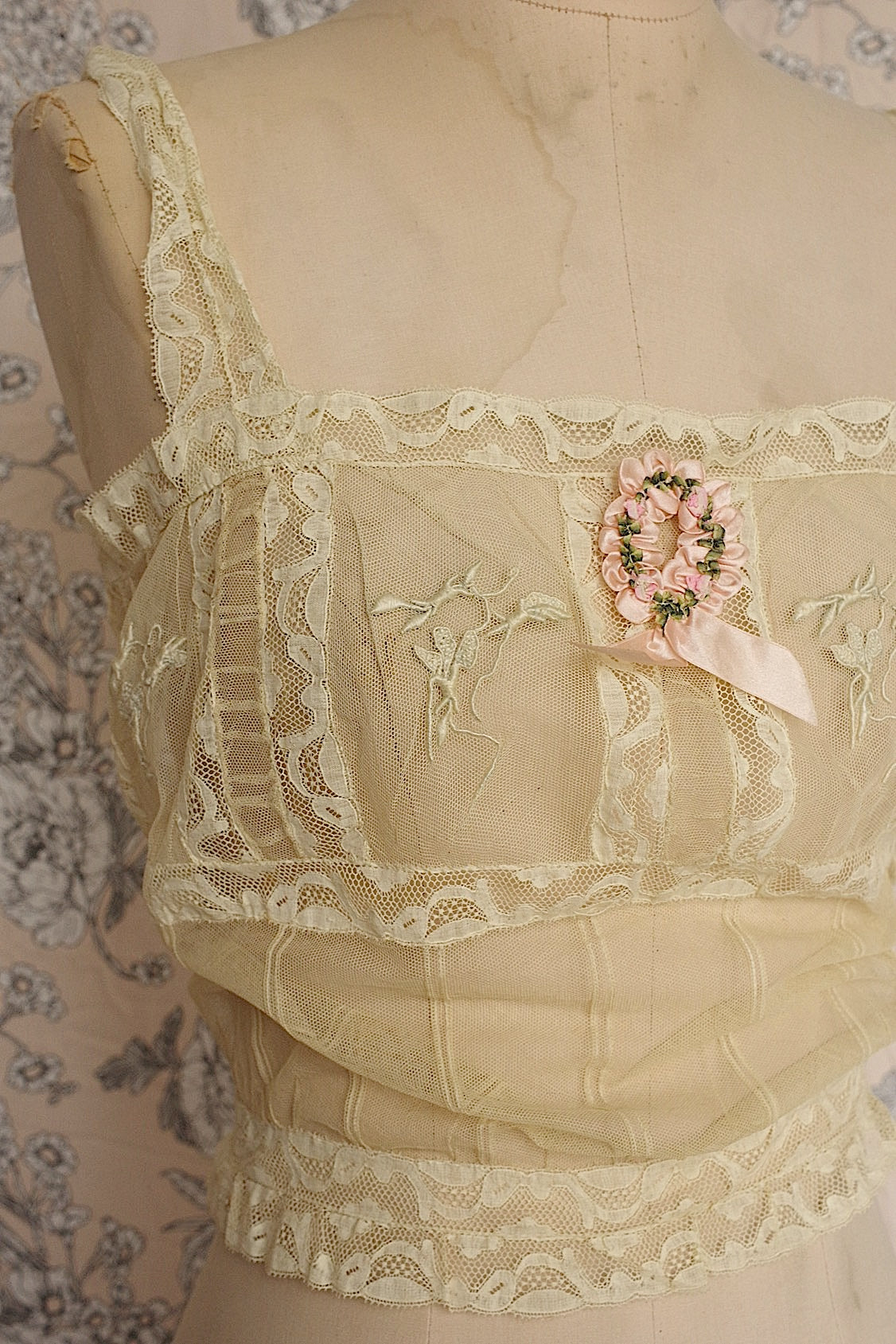 Vêtements anciens vêtement antique top2 dentelle